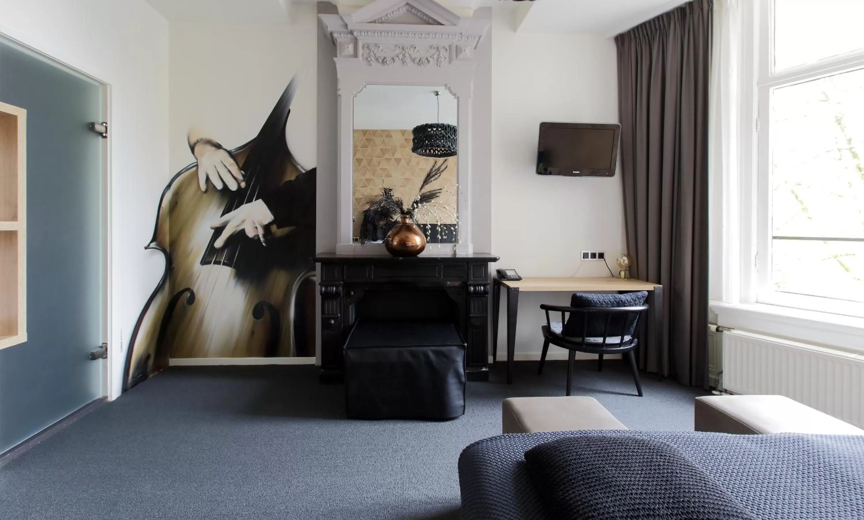 TV and multimedia in Boutique Hotel View