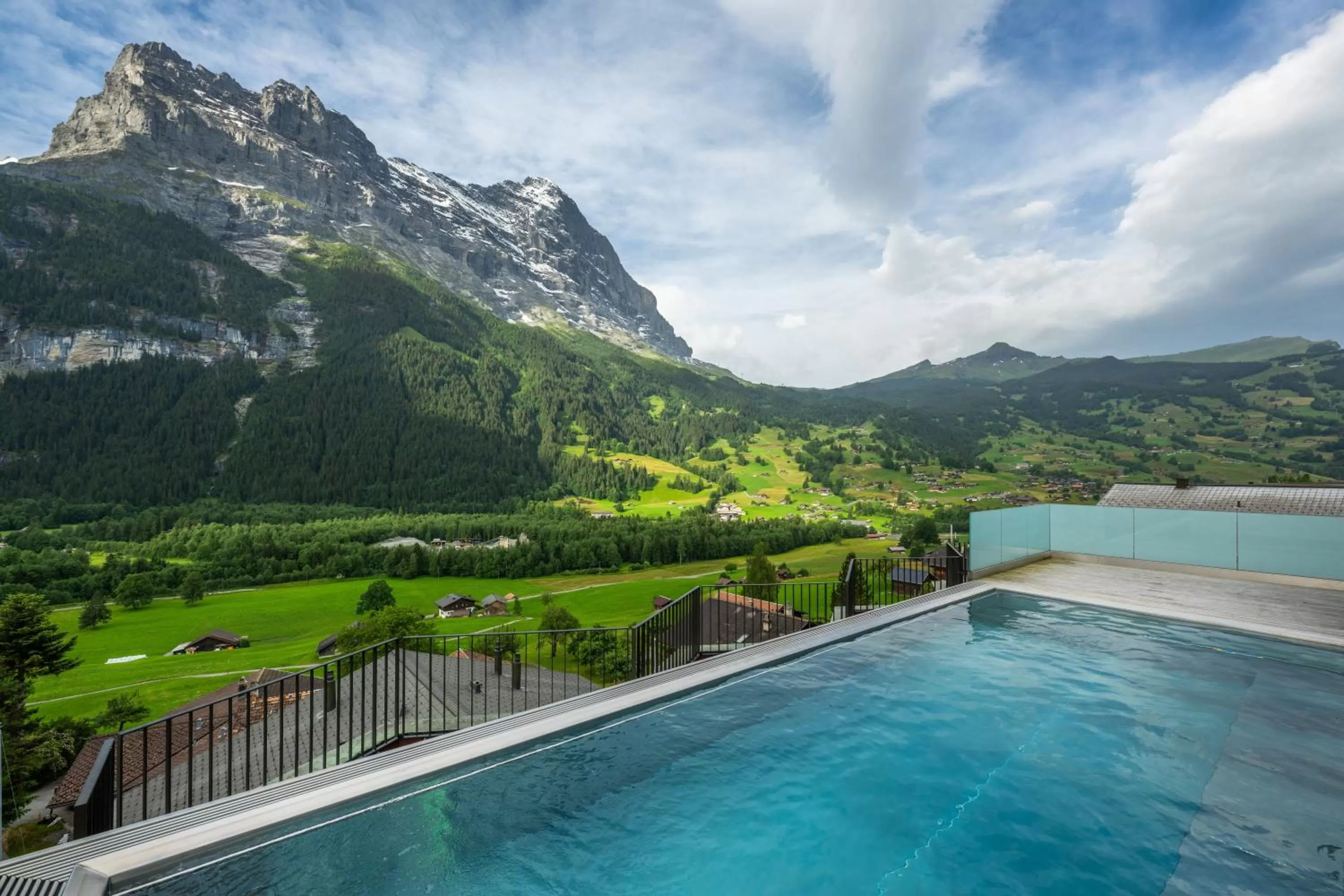 Swimming pool in Hotel Spinne Grindelwald