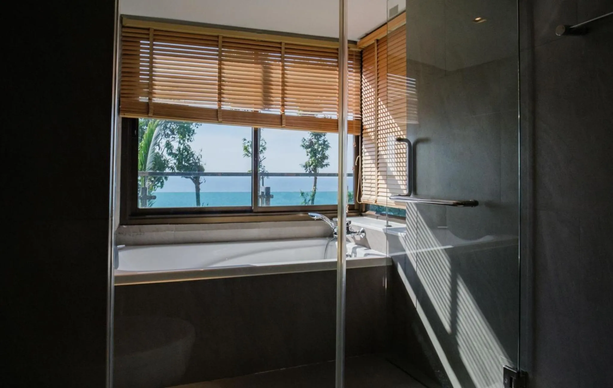 Bathroom in Cliff Lanta Suite-Koh Lanta Krabi