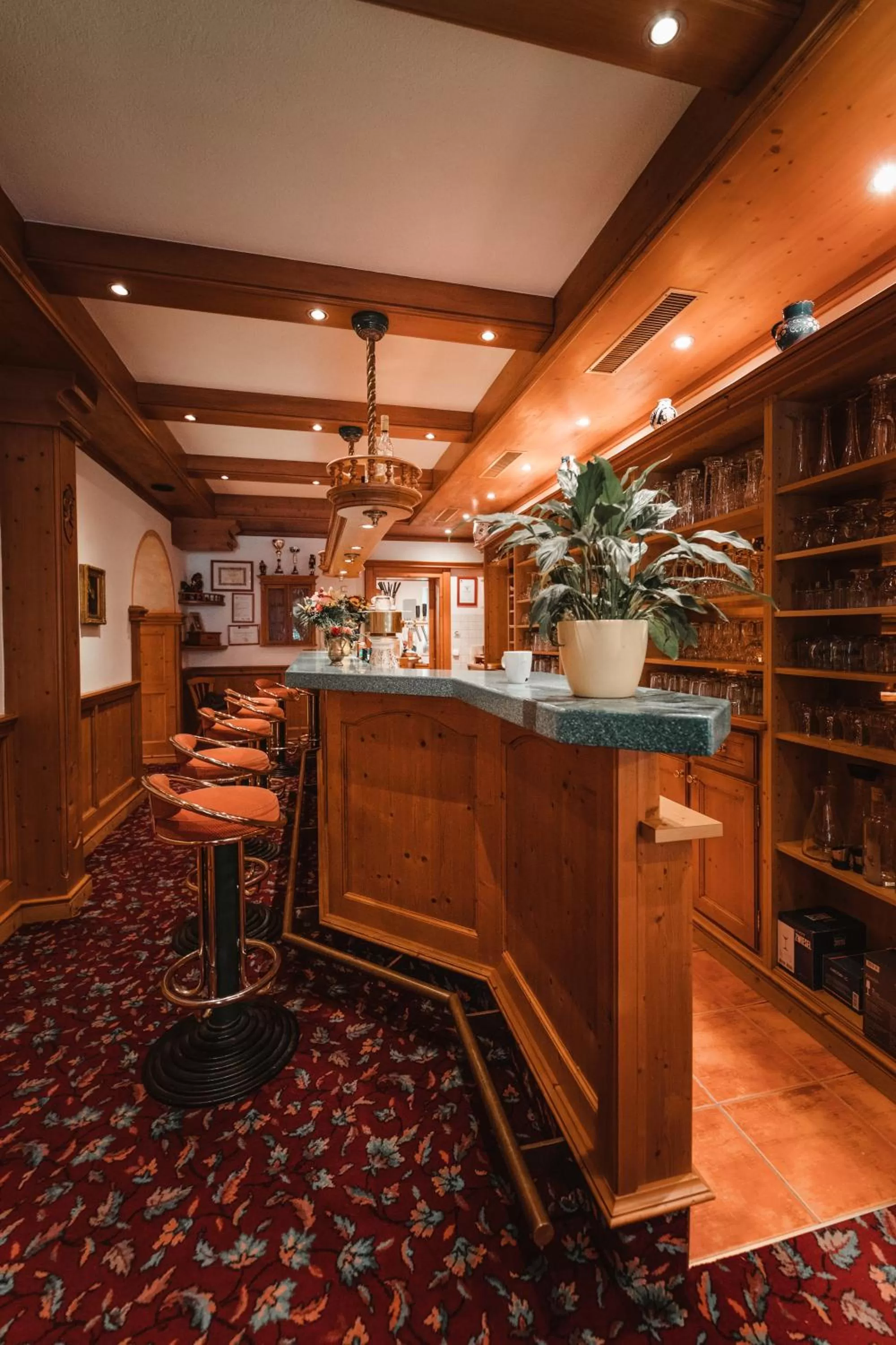 Lounge or bar in Zimmer & Ferienwohnungen Dandler