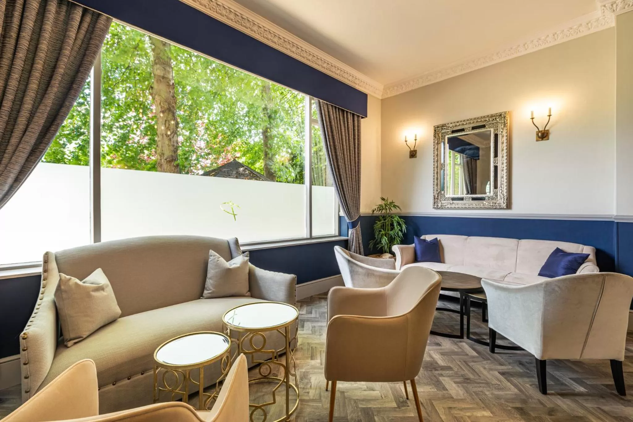 Seating area in Parkmore Hotel & Leisure Club, Sure Hotel Collection by BW