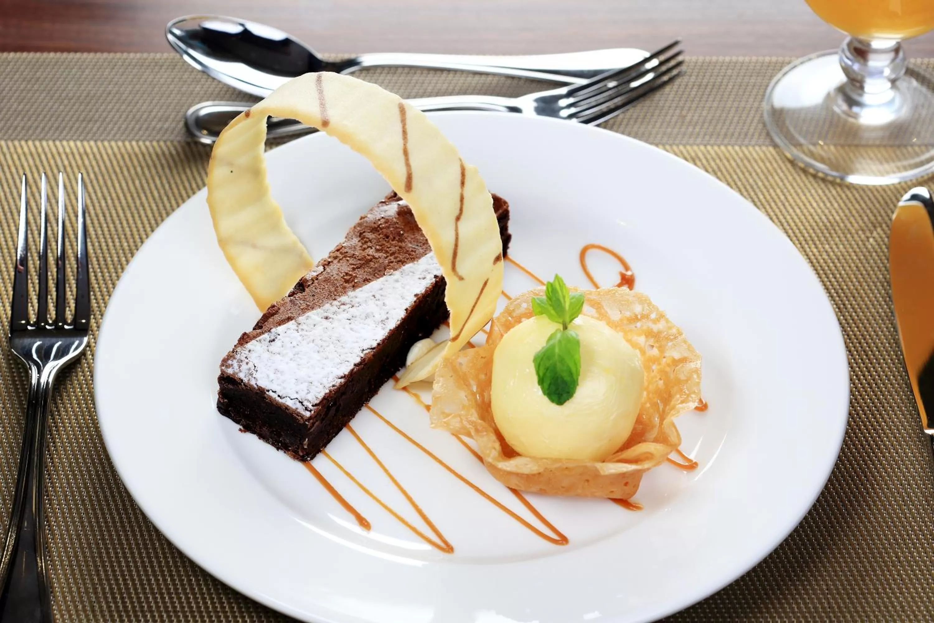 Restaurant/places to eat in Best Western Plus Fursan