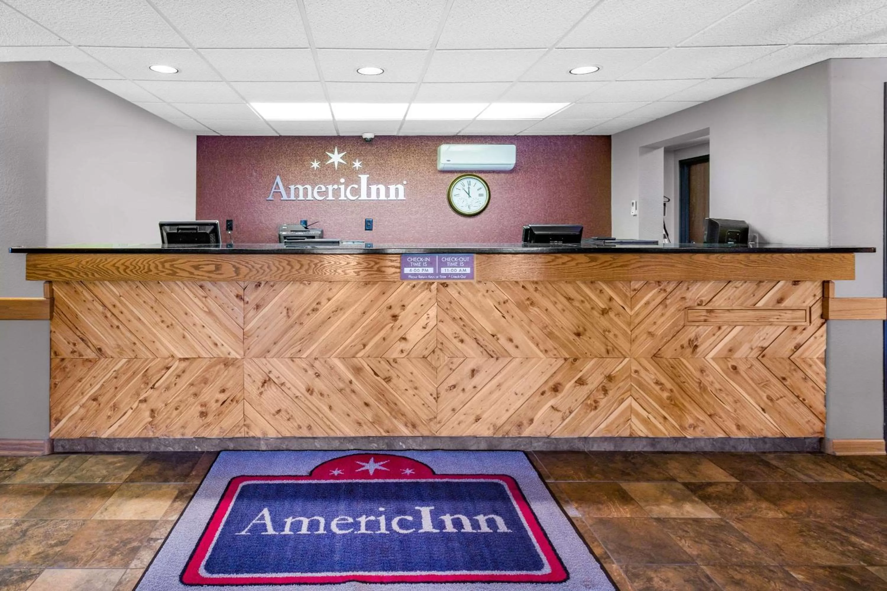 Lobby or reception in AmericInn by Wyndham Medora