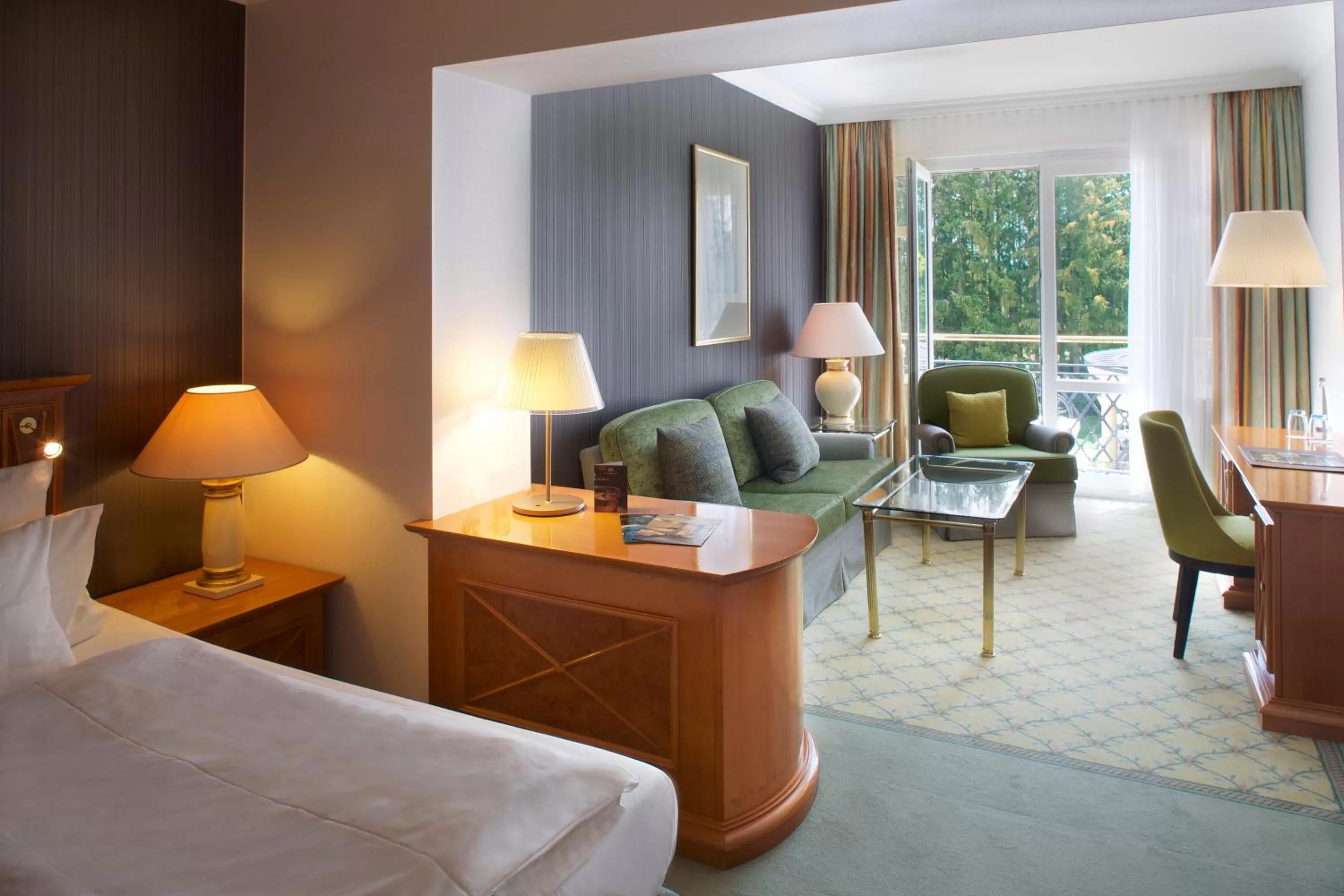 Bedroom, Bed in Steigenberger Hotel Der Sonnenhof