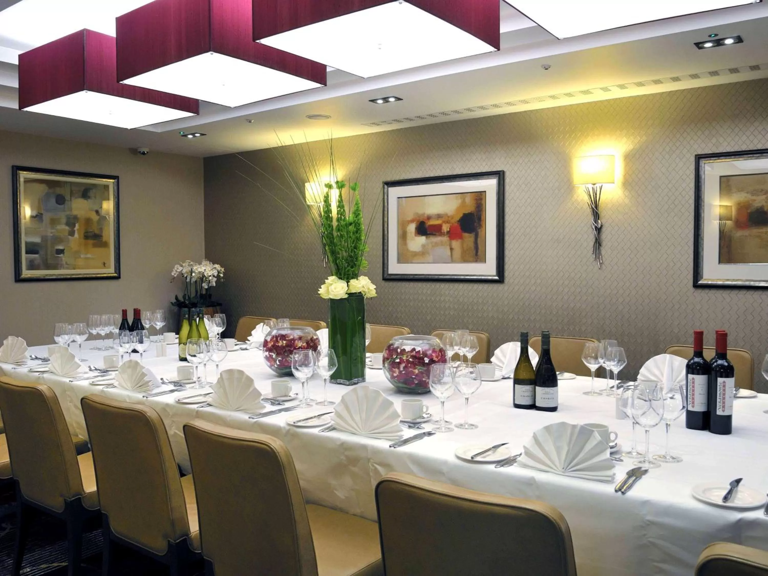 Restaurant/places to eat in DoubleTree by Hilton London – West End