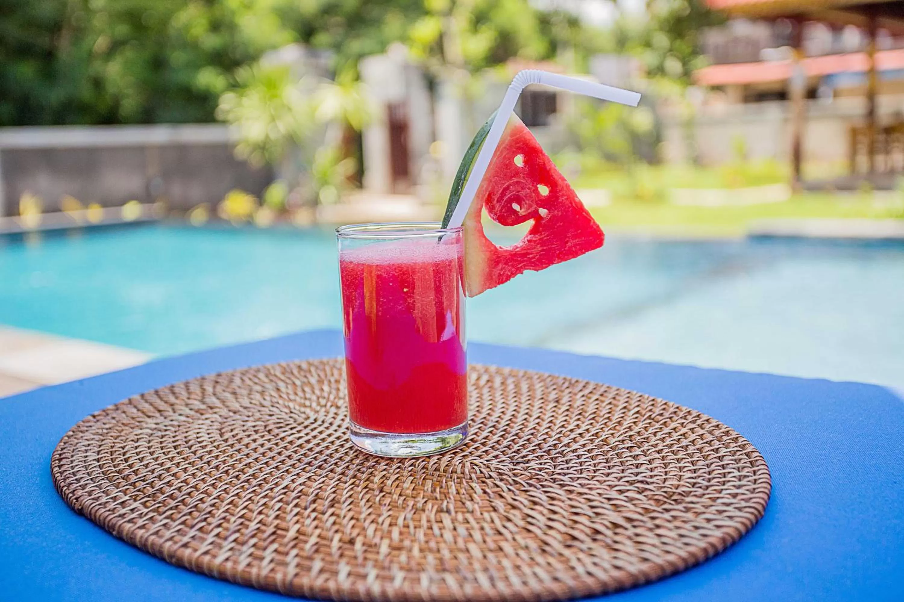 Drinks in The Parnas