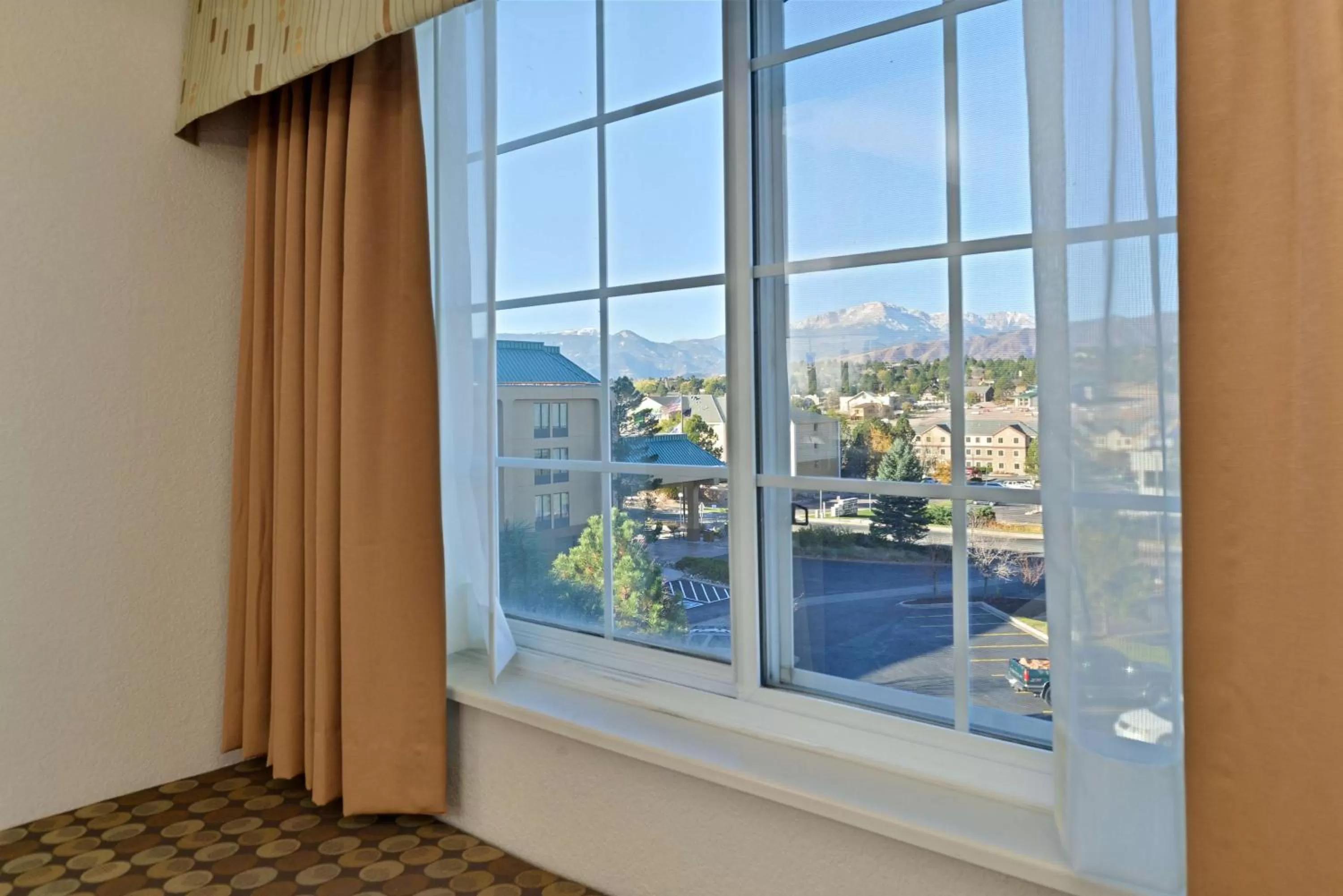 Deluxe King Suite with Mountain View in Best Western Plus Peak Vista Inn & Suites