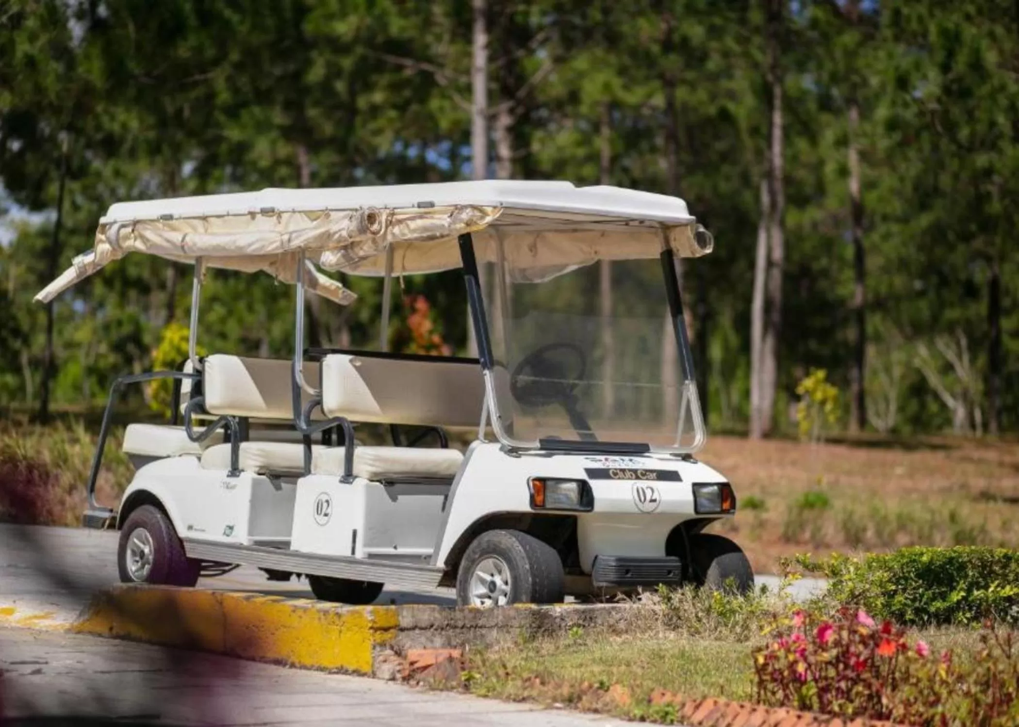 Parking in Swiss-Belresort Tuyen Lam