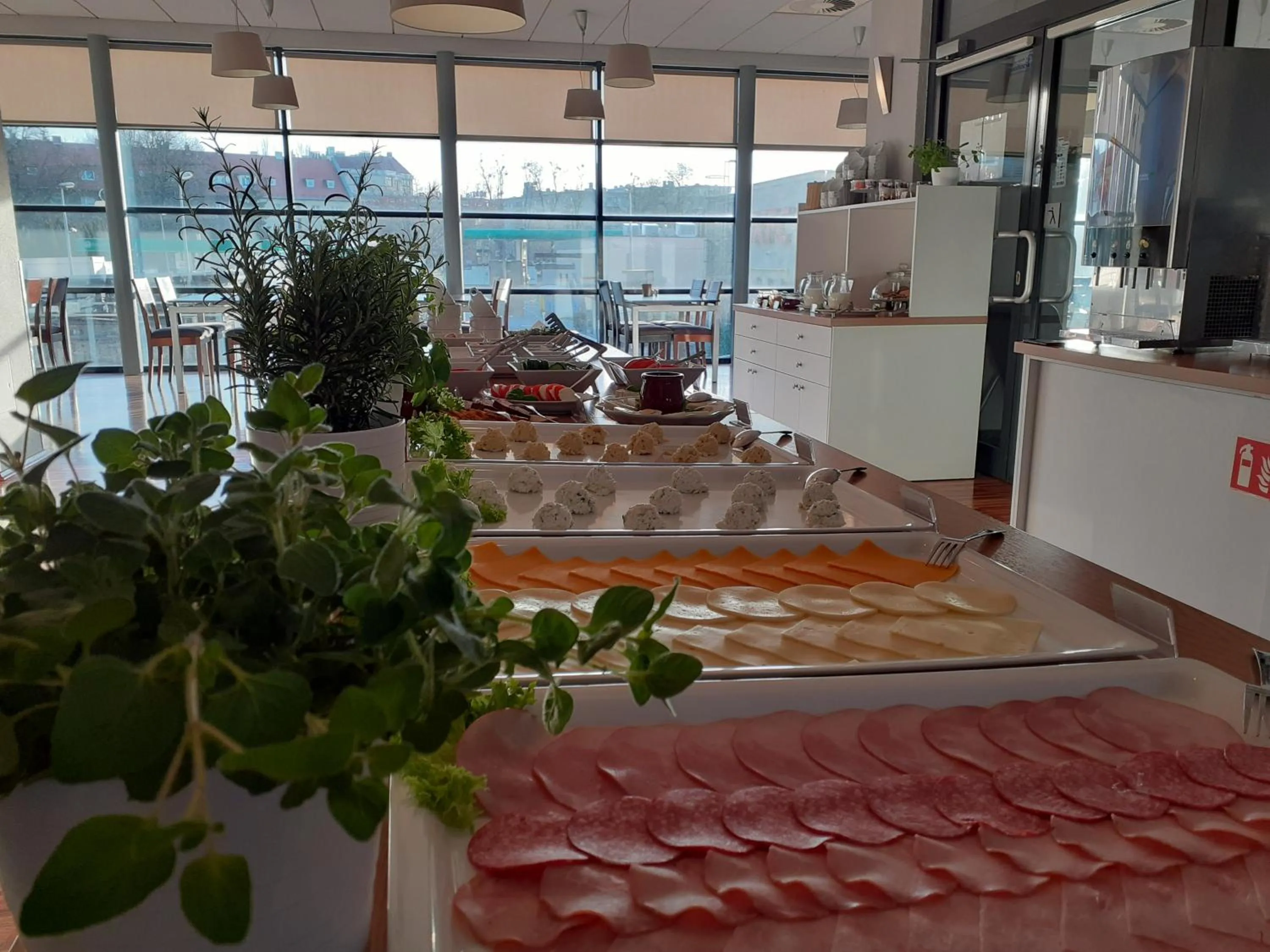 Restaurant/places to eat in Weiser Hotel