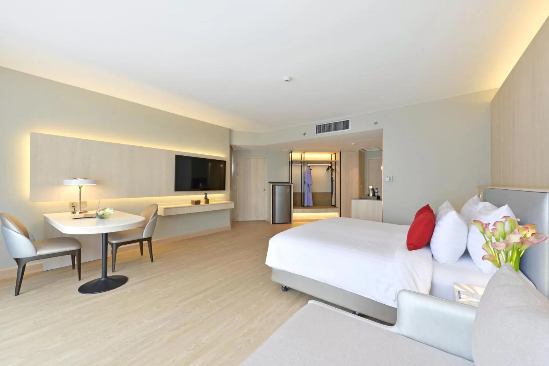 Bed in Centre Point Plus Hotel Pratunam