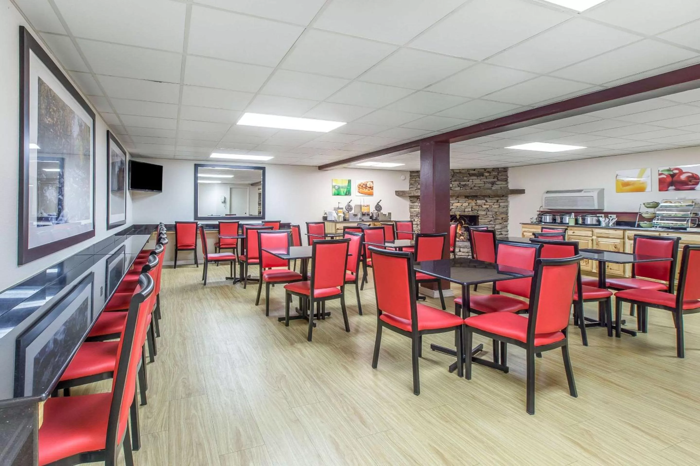 Restaurant/places to eat in Quality Inn & Suites Gatlinburg North