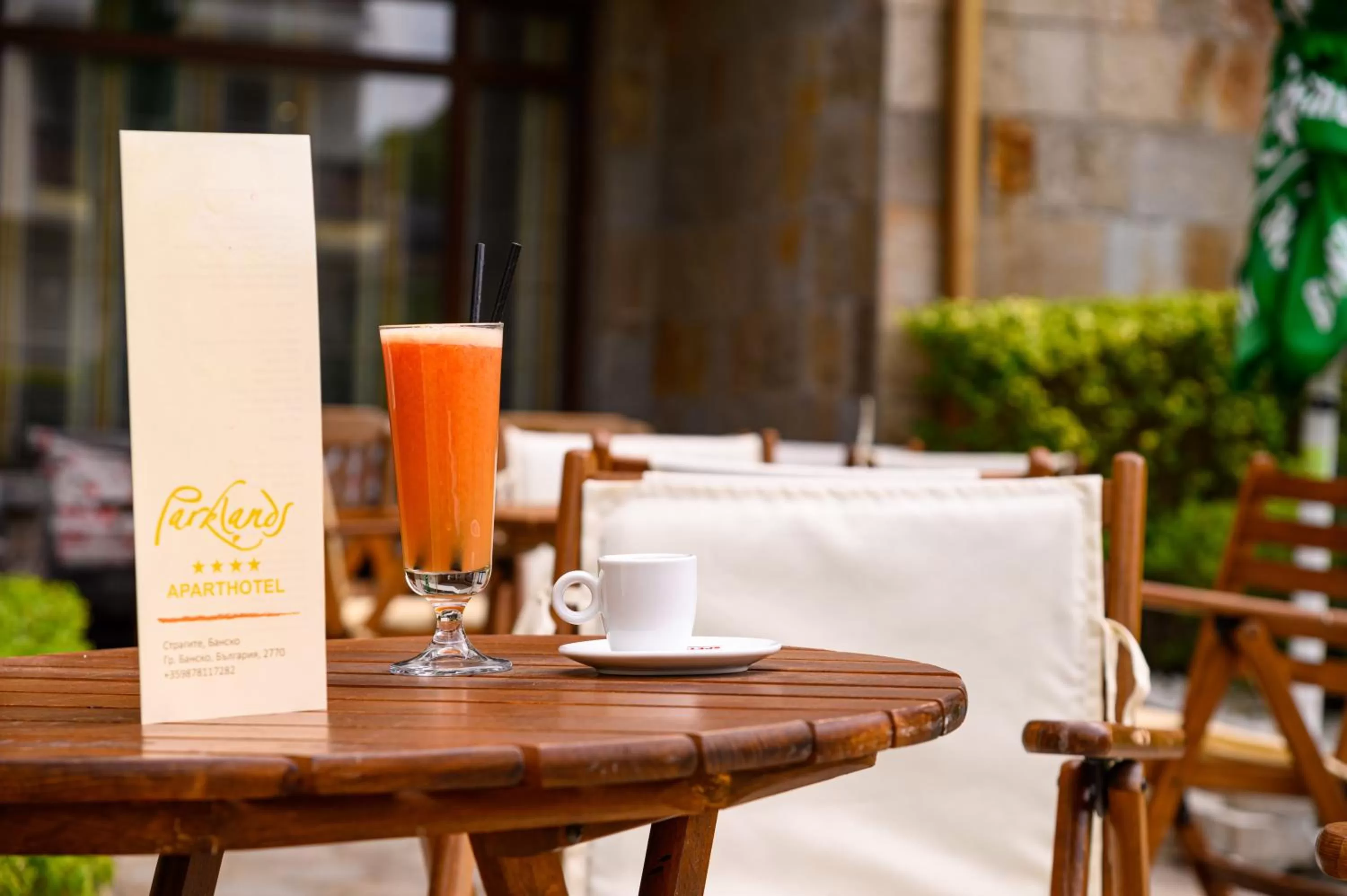 Drinks in Parklands Hotel & Pool