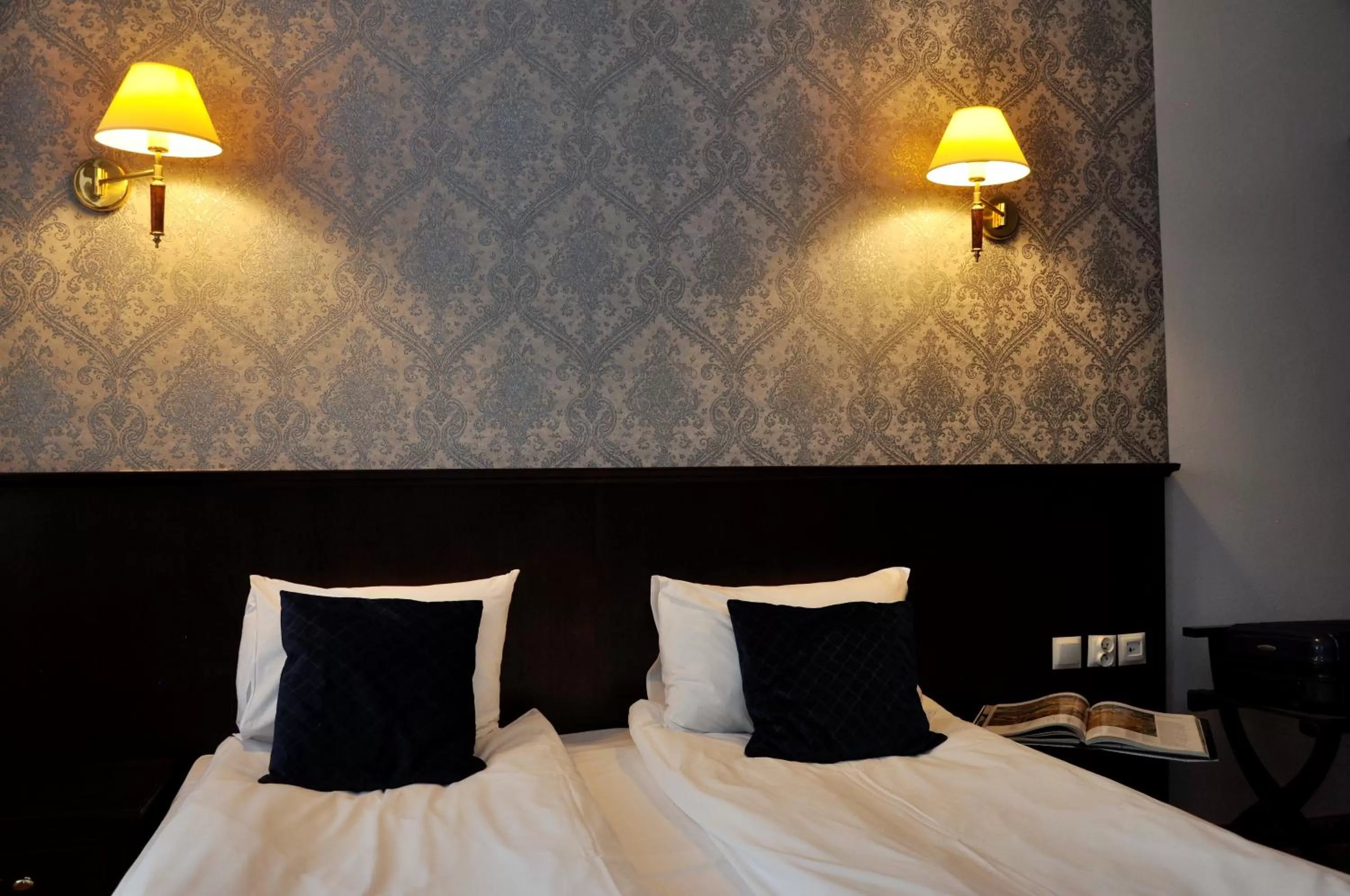 Decorative detail, Bed in Prudentia Residence Qulturalna