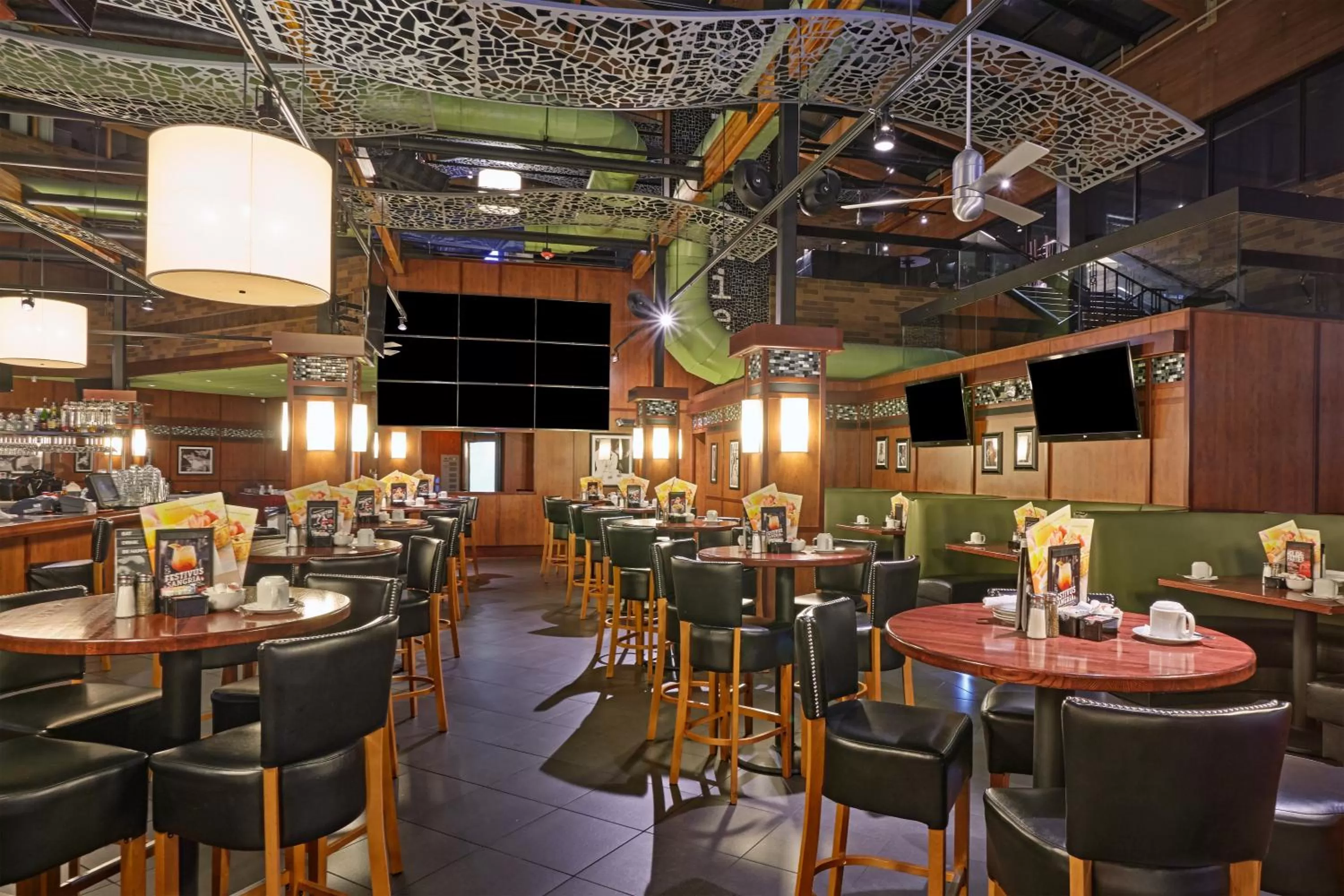 Restaurant/places to eat in Holiday Inn Chicago Matteson Conference Center by IHG