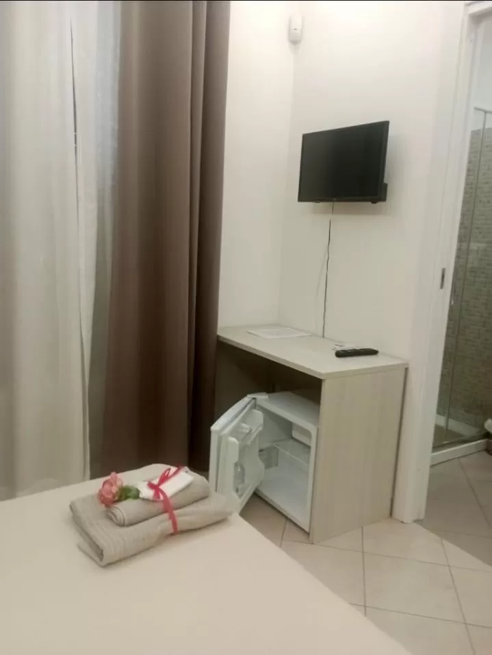 TV/Entertainment Center in Villa longardi