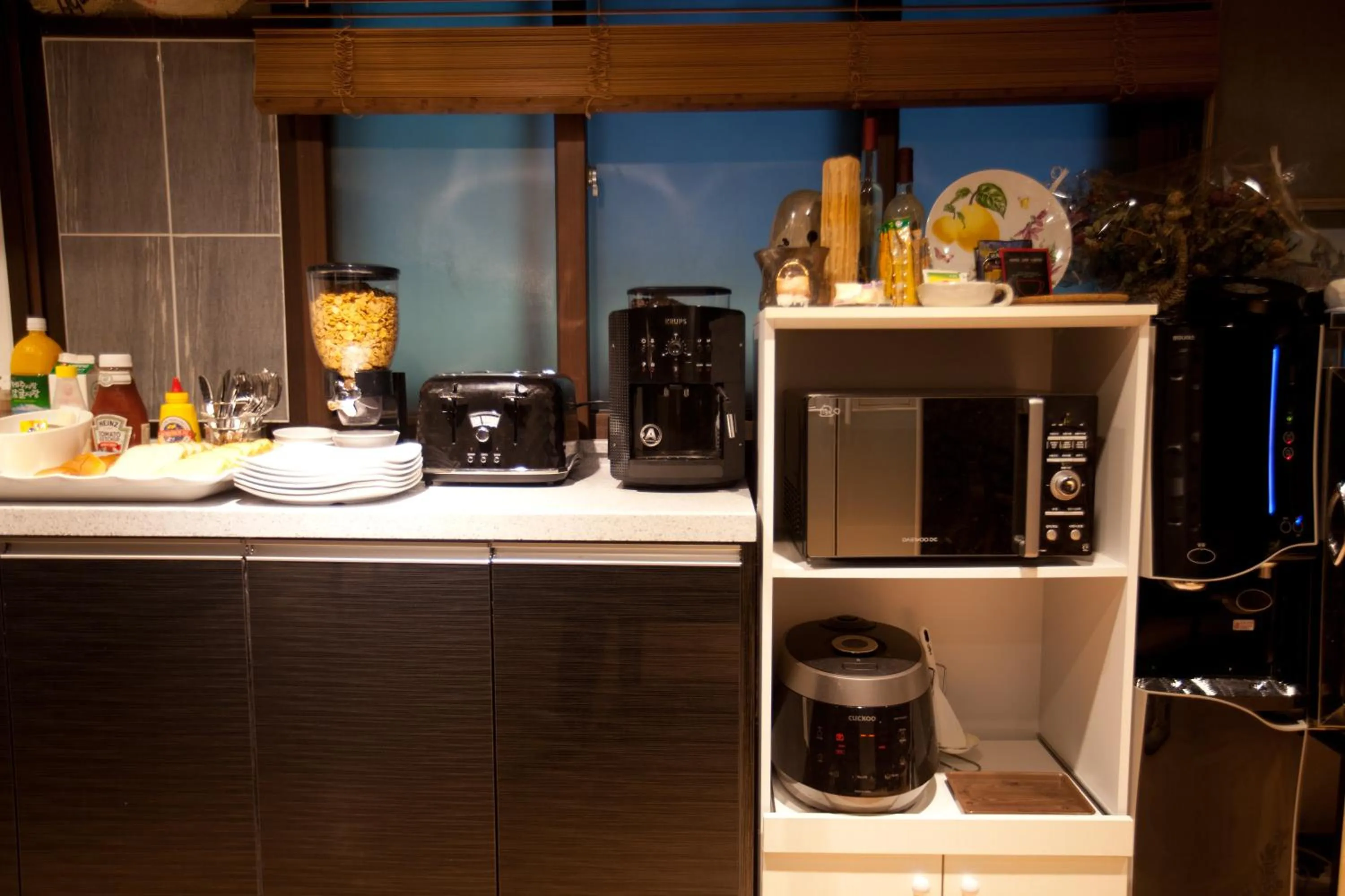 Continental breakfast in Forêt Guest House Gangnam