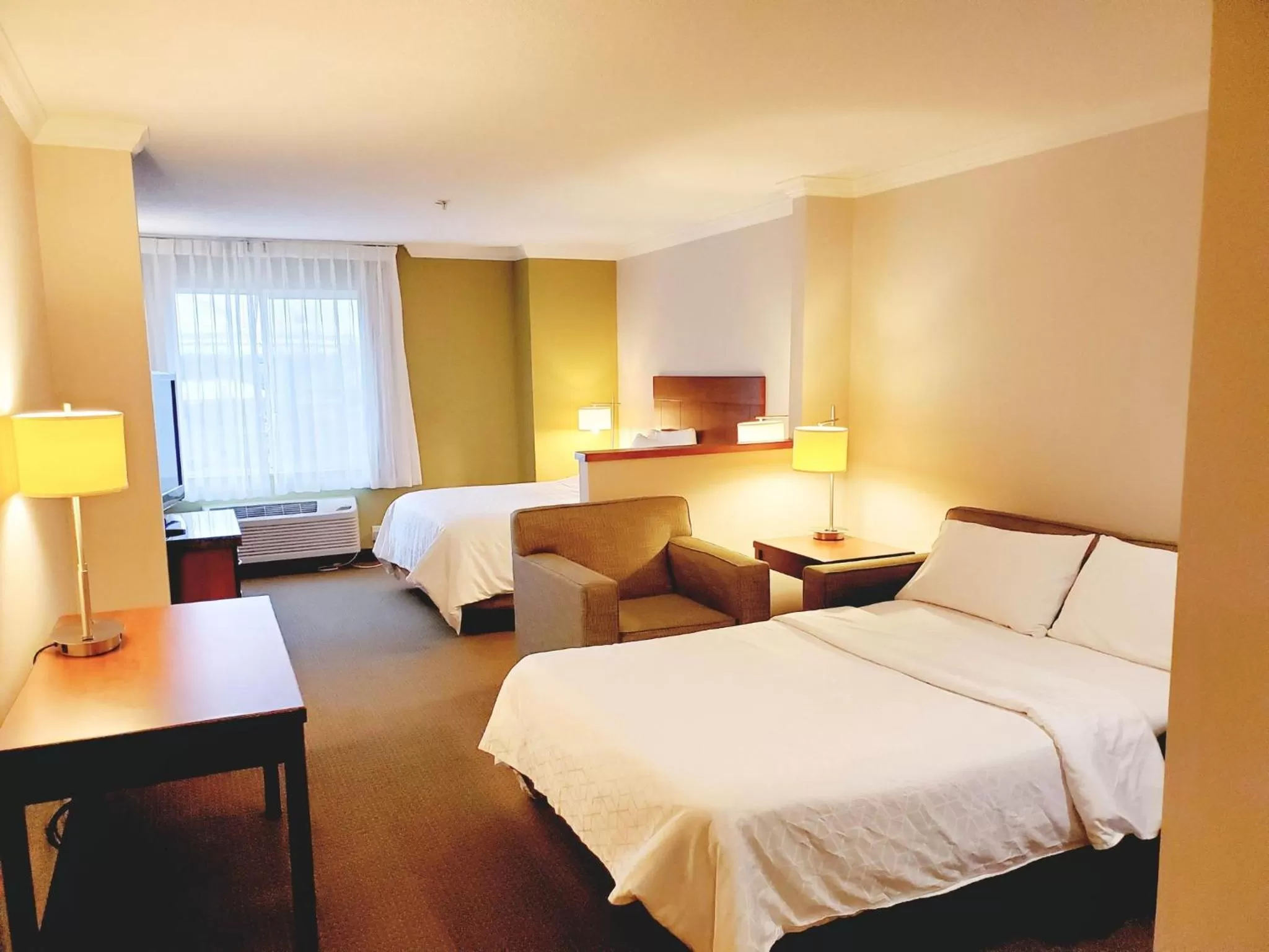 Photo of the whole room, Bed in Holiday Inn Express Hotel & Suites Portland-Northwest Downtown by IHG