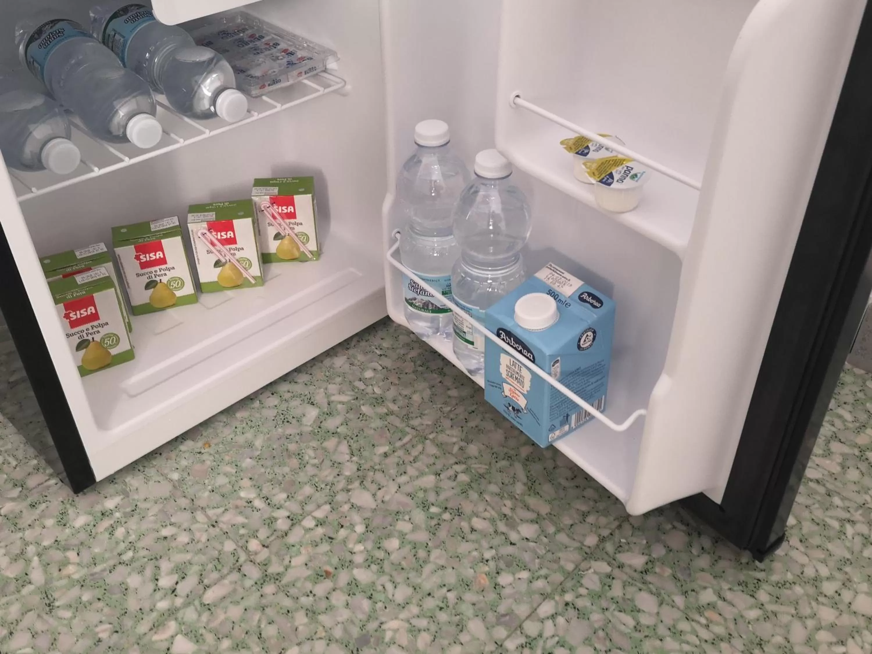 Drinks in Domus Luigi Leone II