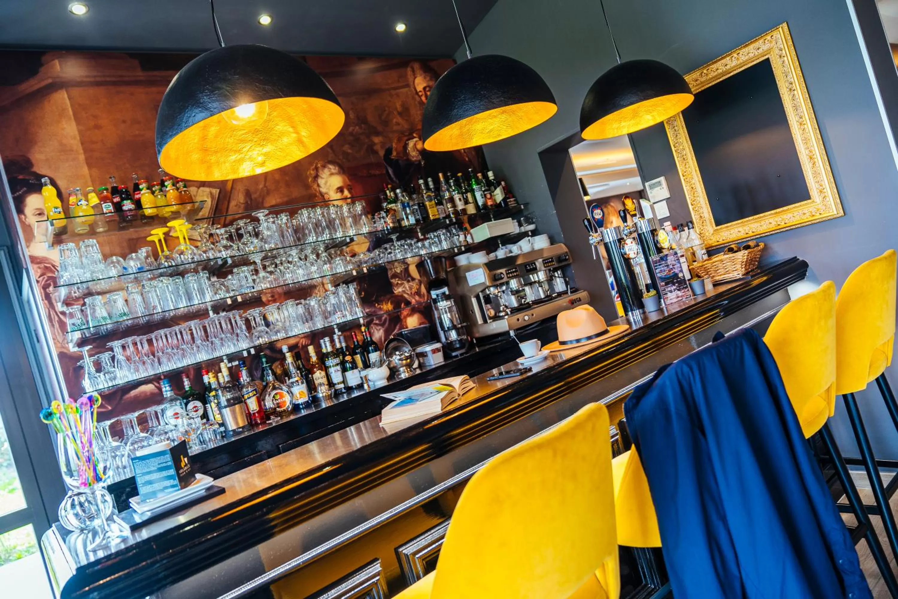 Lounge or bar in ibis Styles Douai Gare Gayant Expo