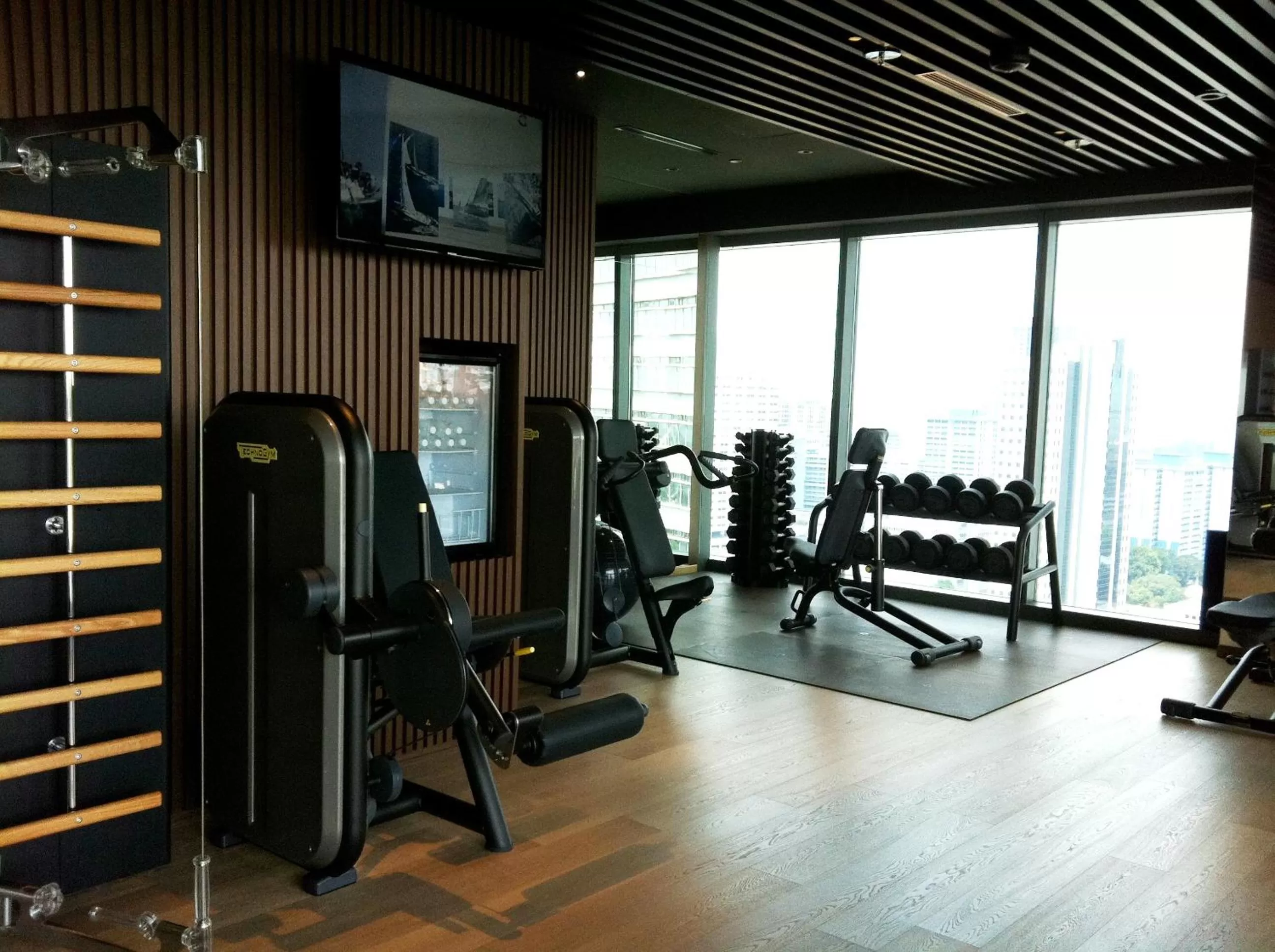 Fitness centre/facilities in Pan Pacific Serviced Suites Beach Road, Singapore
