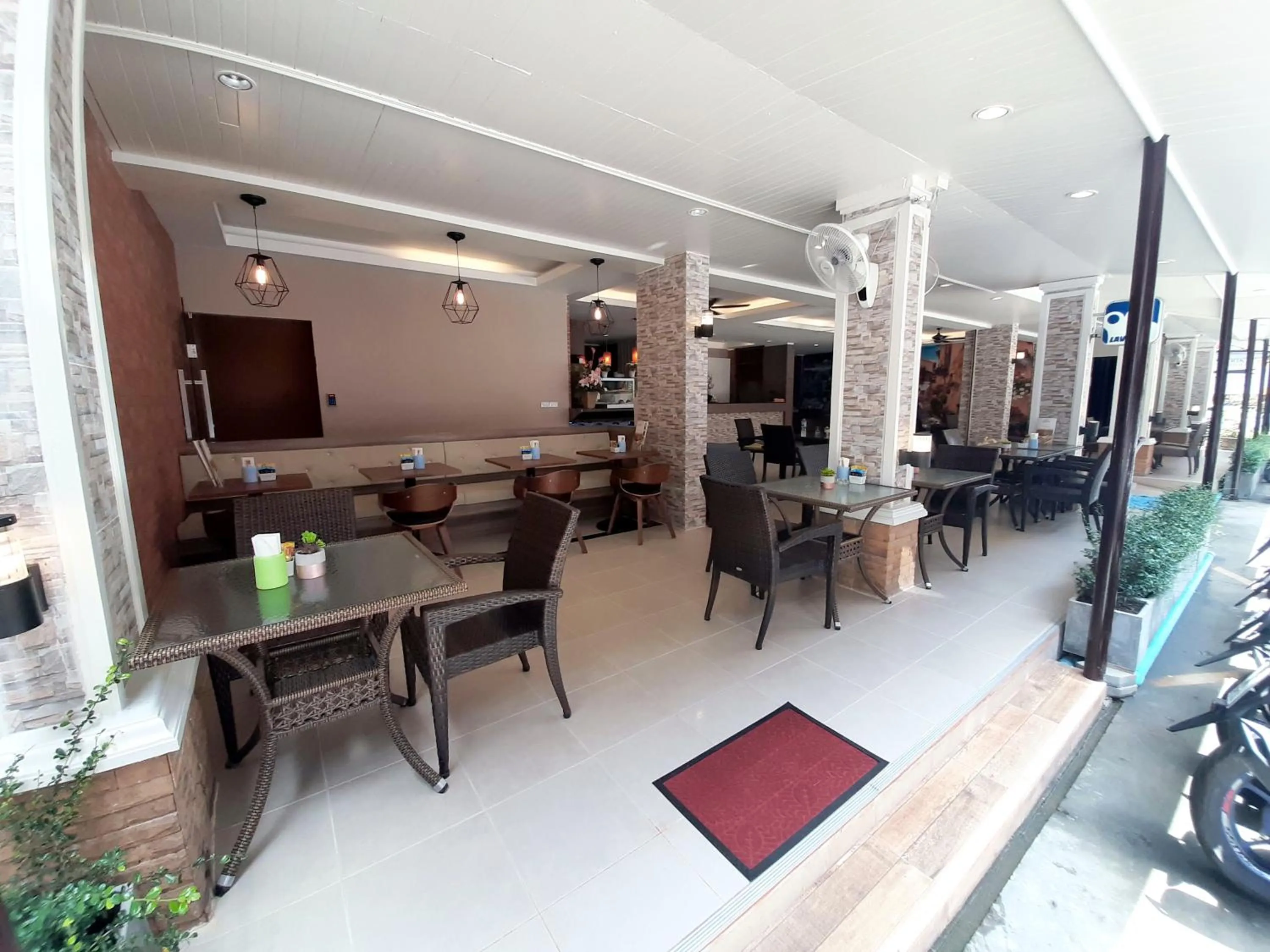 Property building in Good Nice Hotel