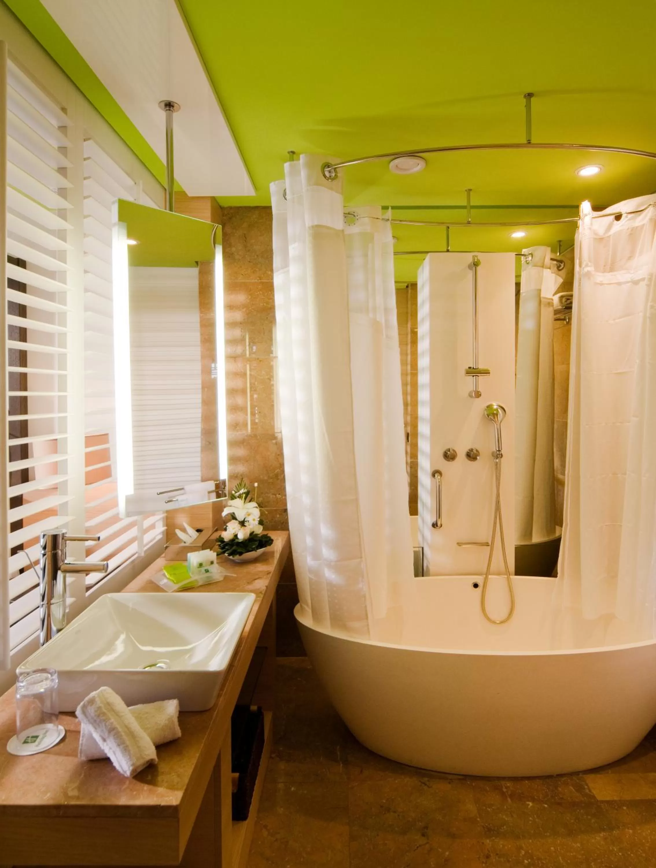 Guest Room - King Bed in Hôtel Du Golf Rotana Palmeraie