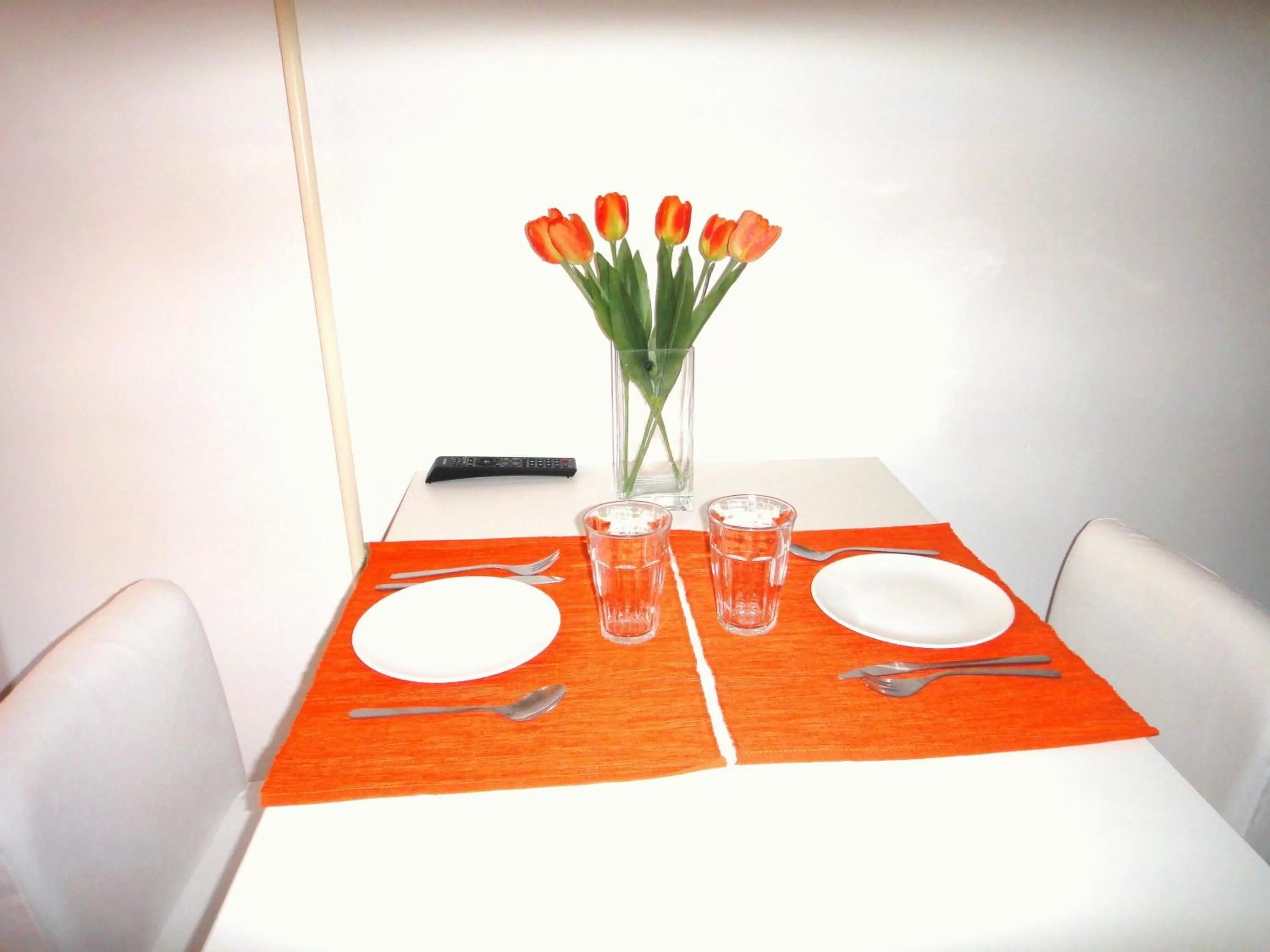 Kitchen or kitchenette in Orange Suite Studio