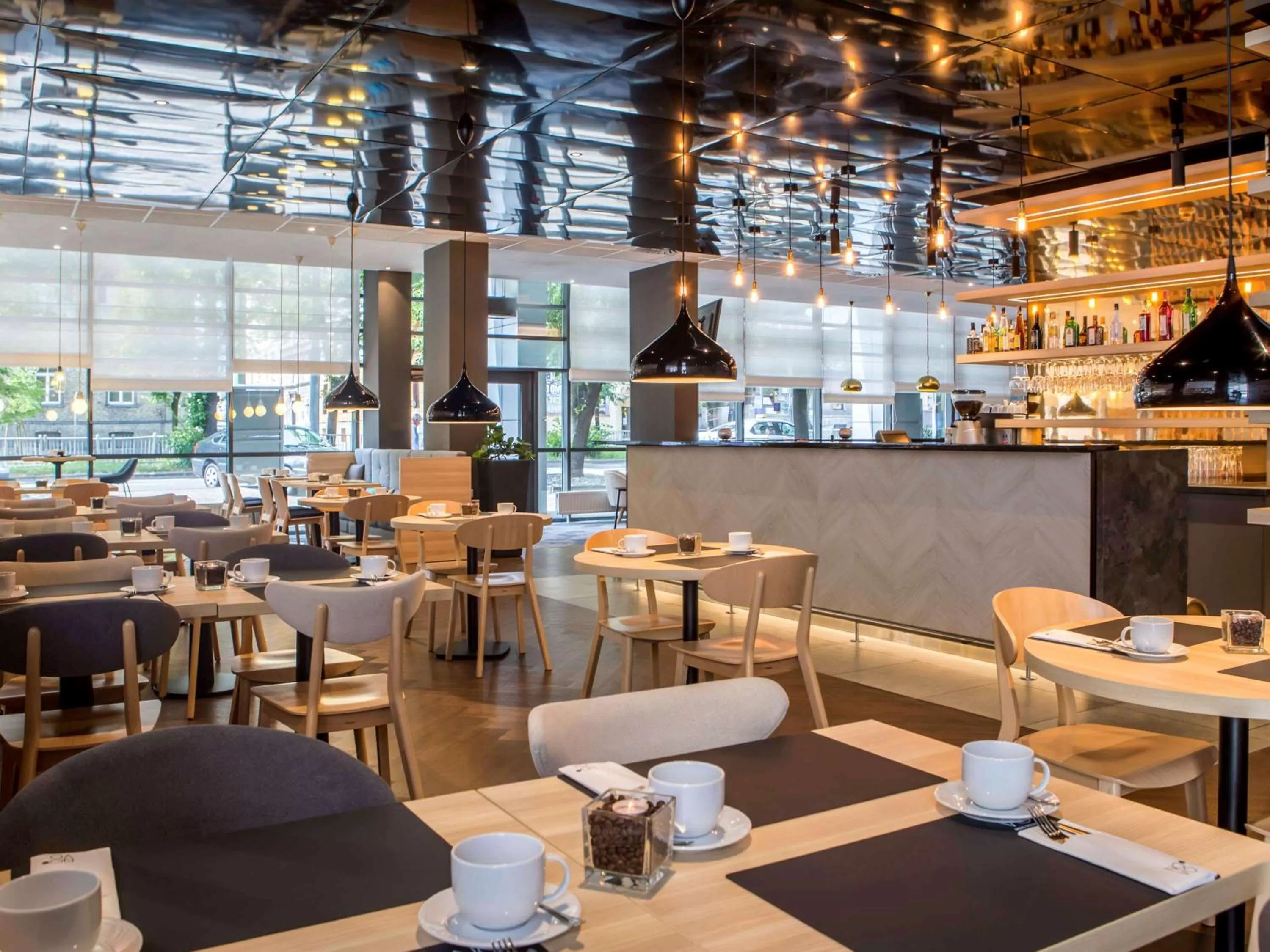 Lounge or bar in Novotel Szczecin Centrum