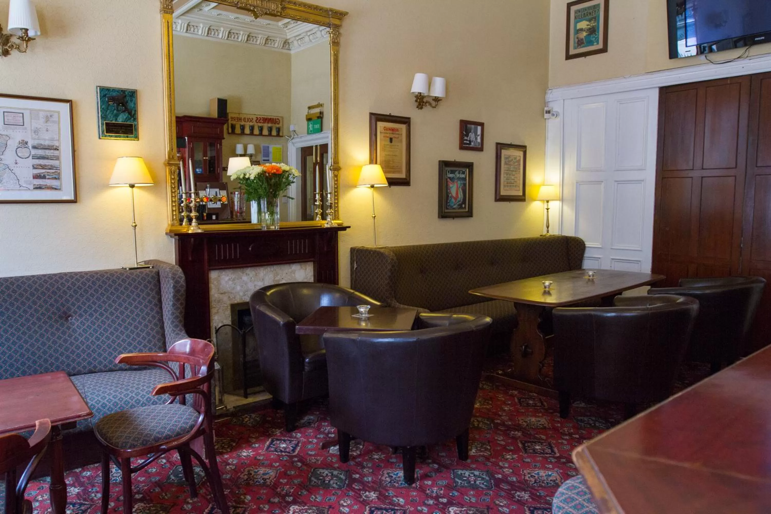 Lounge or bar in Thistle Hotel