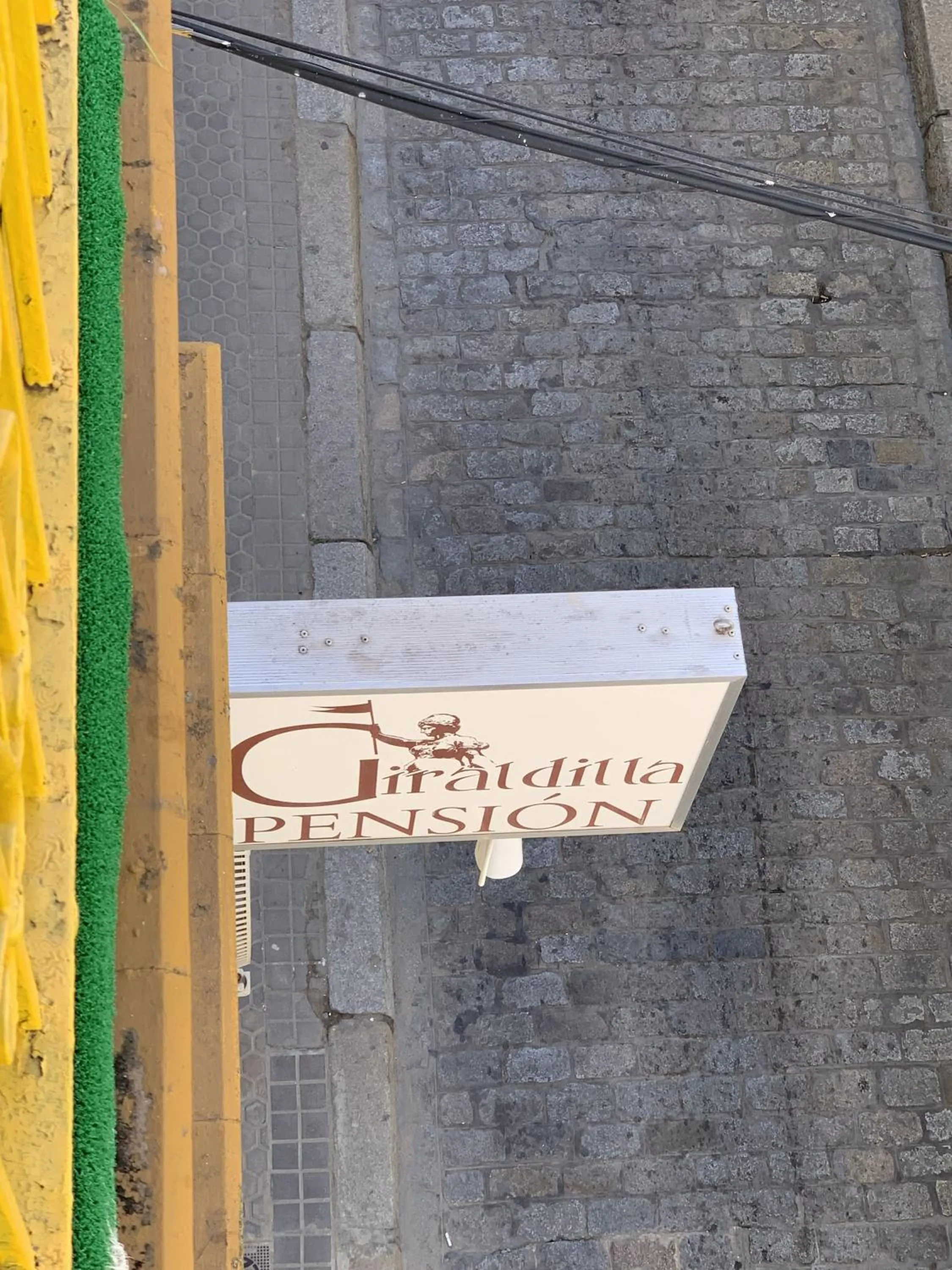 Property logo or sign in Giraldilla