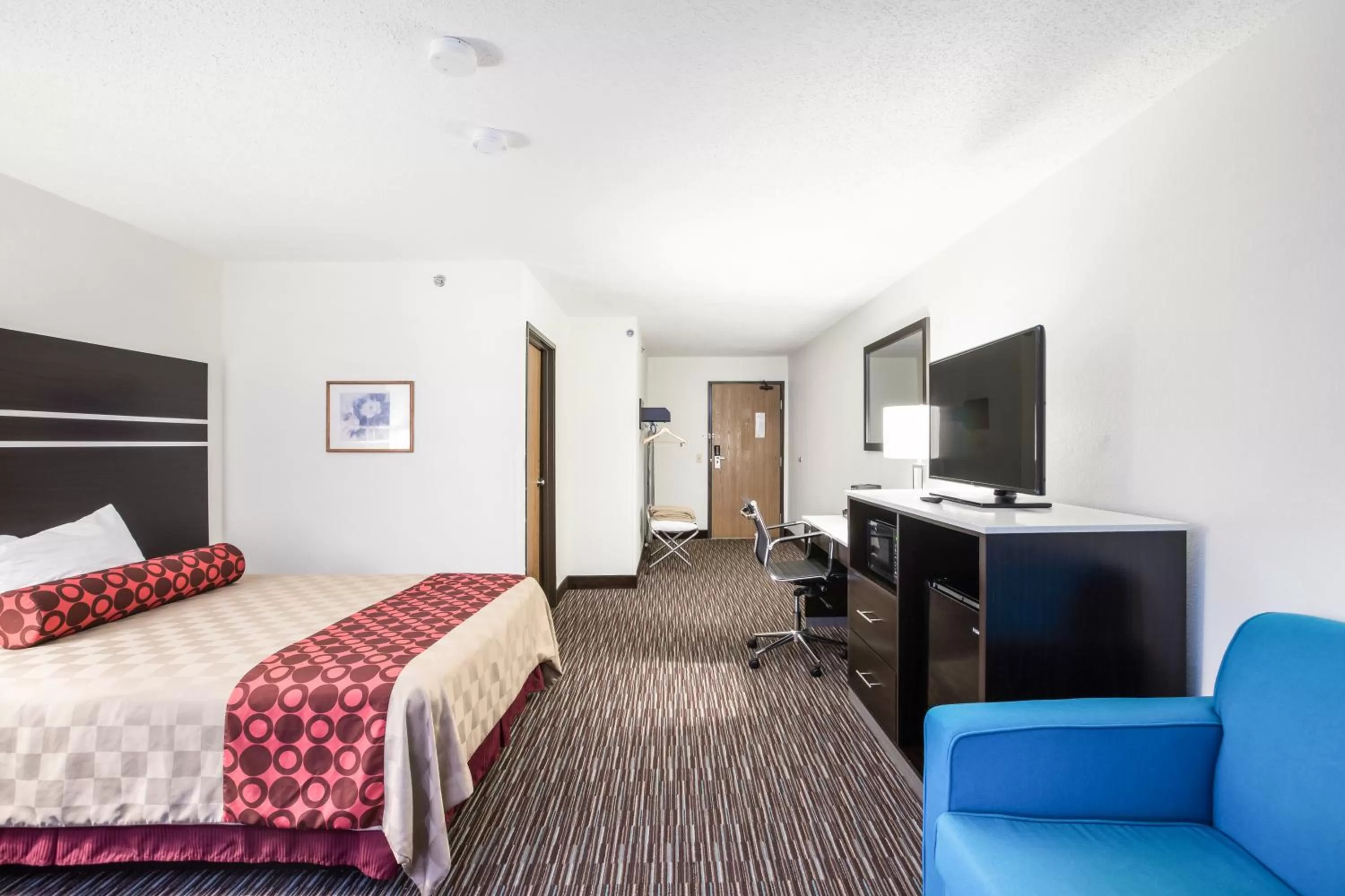 Photo of the whole room, Bed in Americas Best Value Inn Charlotte