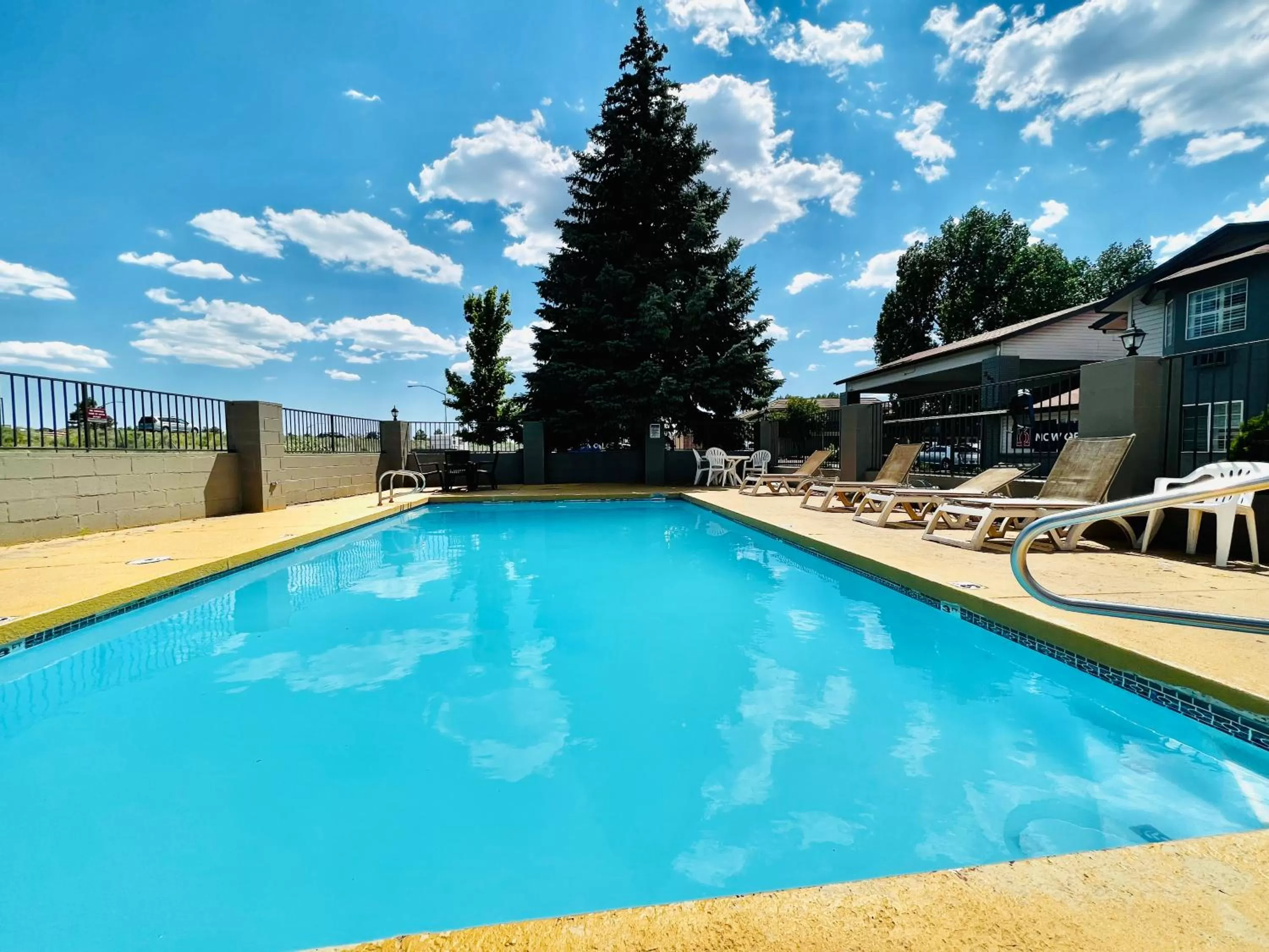 Swimming pool in Studio 6 Suites Flagstaff AZ