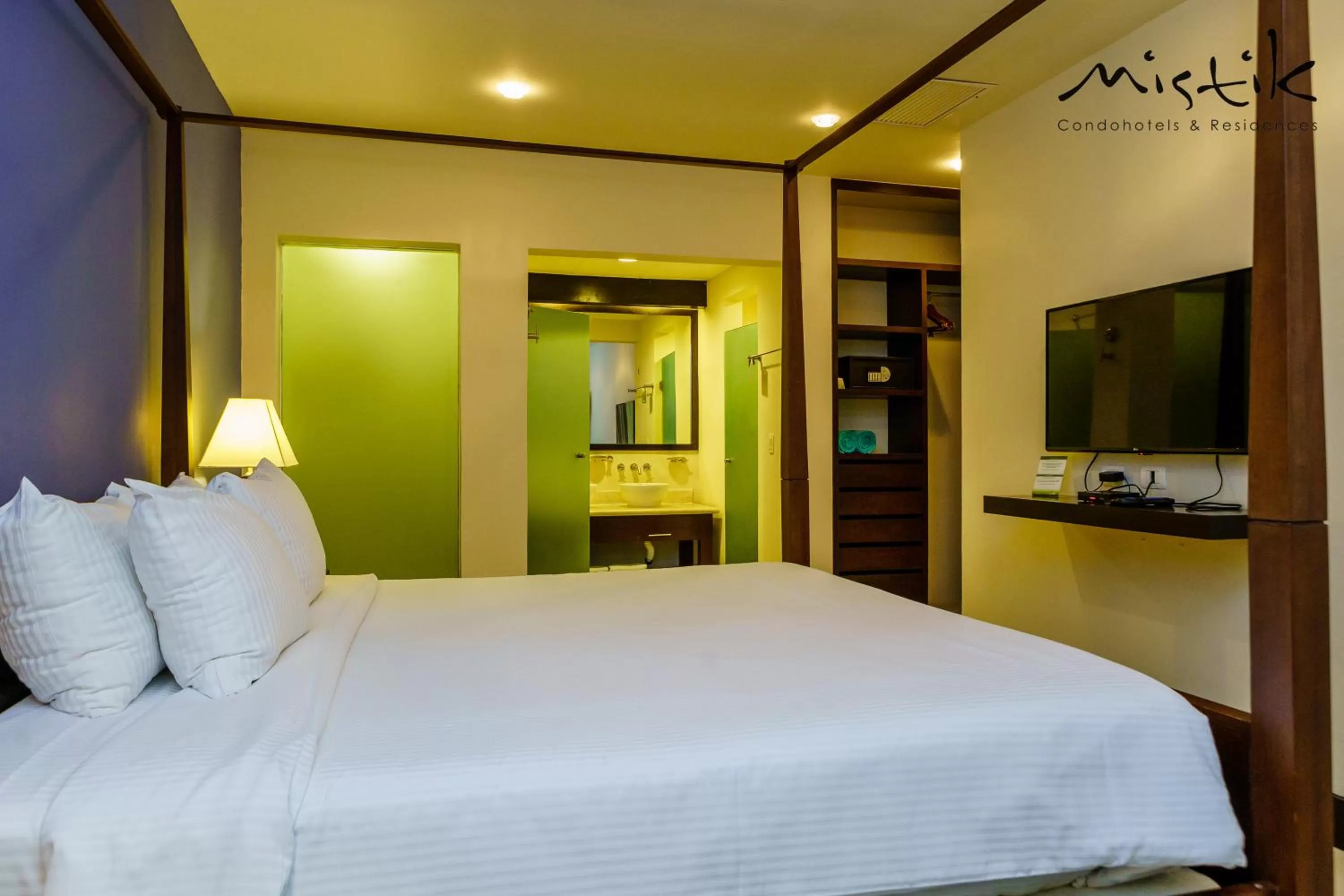 Photo of the whole room, Bed in Pueblito Escondido by Mistik Vacation Rentals