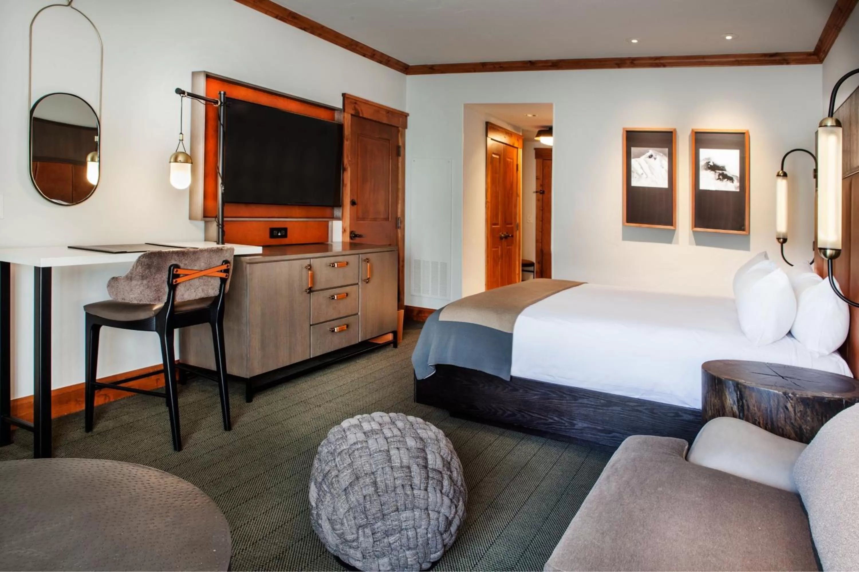 Bedroom, Bed in The Hythe, a Luxury Collection Resort, Vail