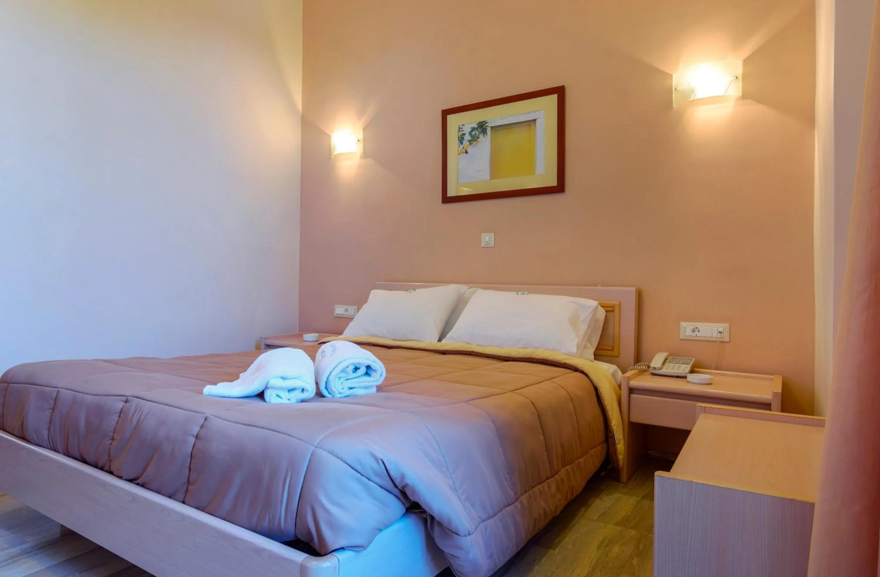 Photo of the whole room, Bed in Grecian Castle Chios