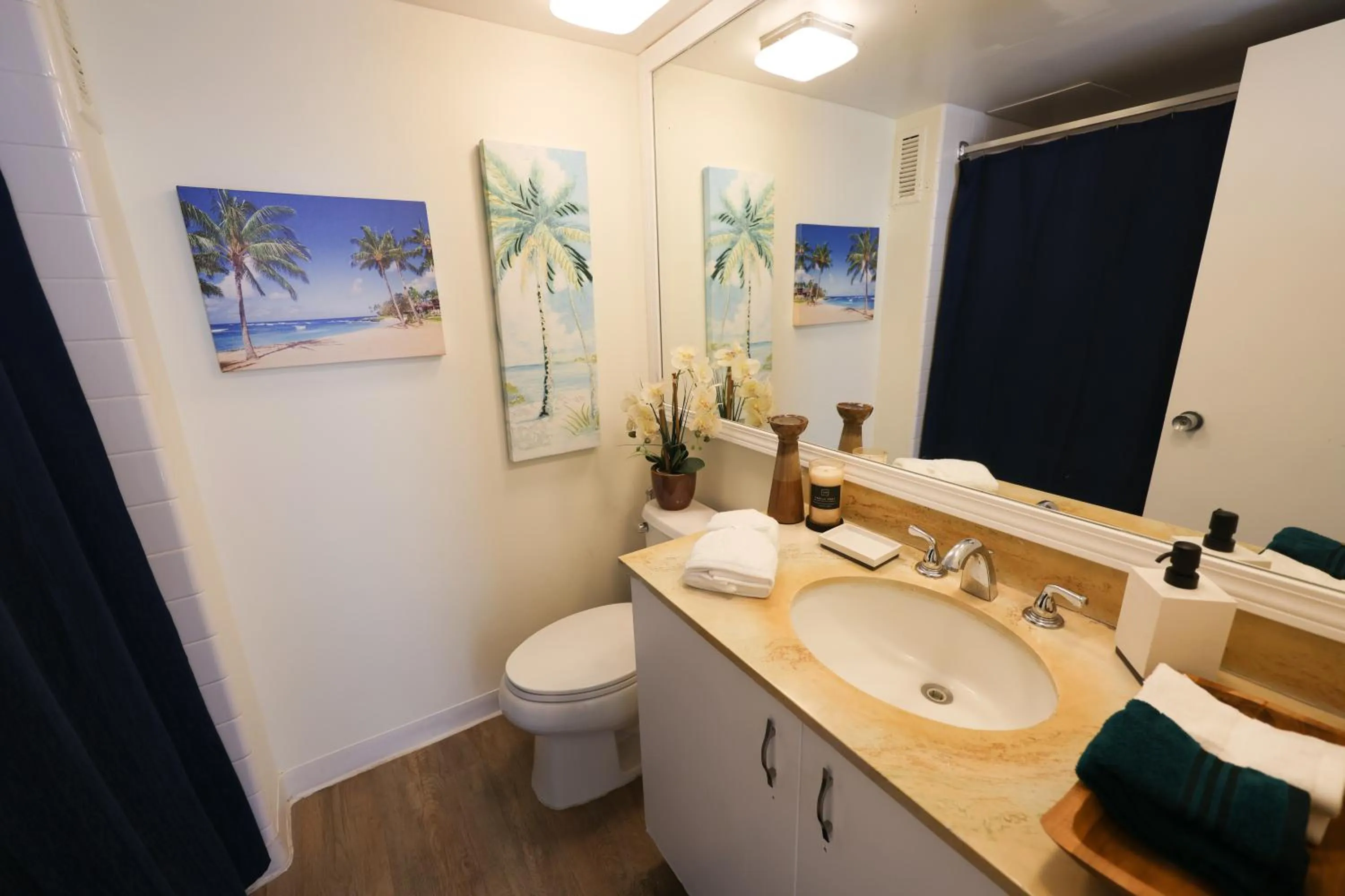 Tropical Studios at Marine Surf Waikiki - FREE PARKING - BEST LOCATION - FULL KITCHEN - SWIMMING POOL