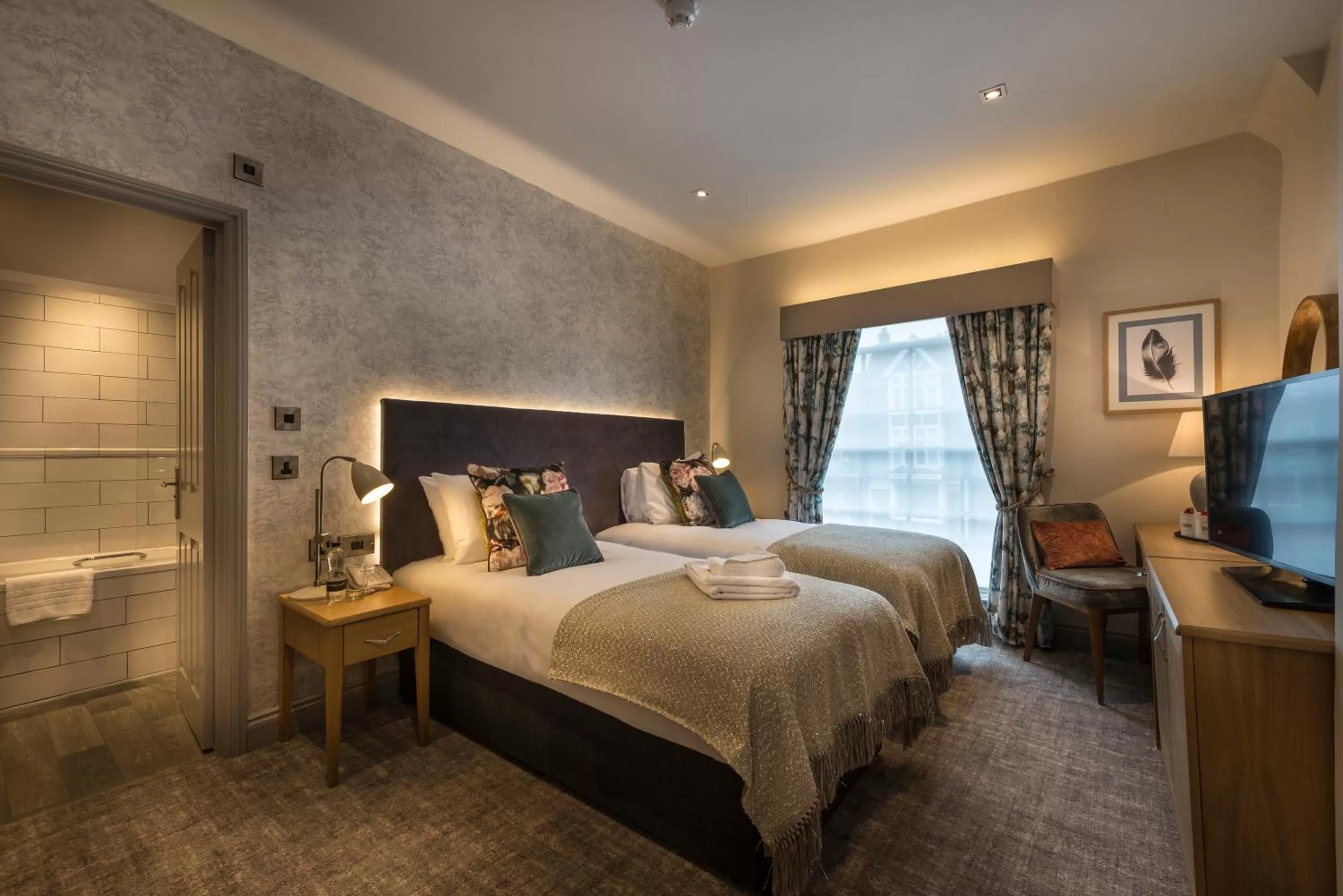 Bedroom, Bed in The Three Swans Hotel, Hungerford, Berkshire - The Coaching Inn Group