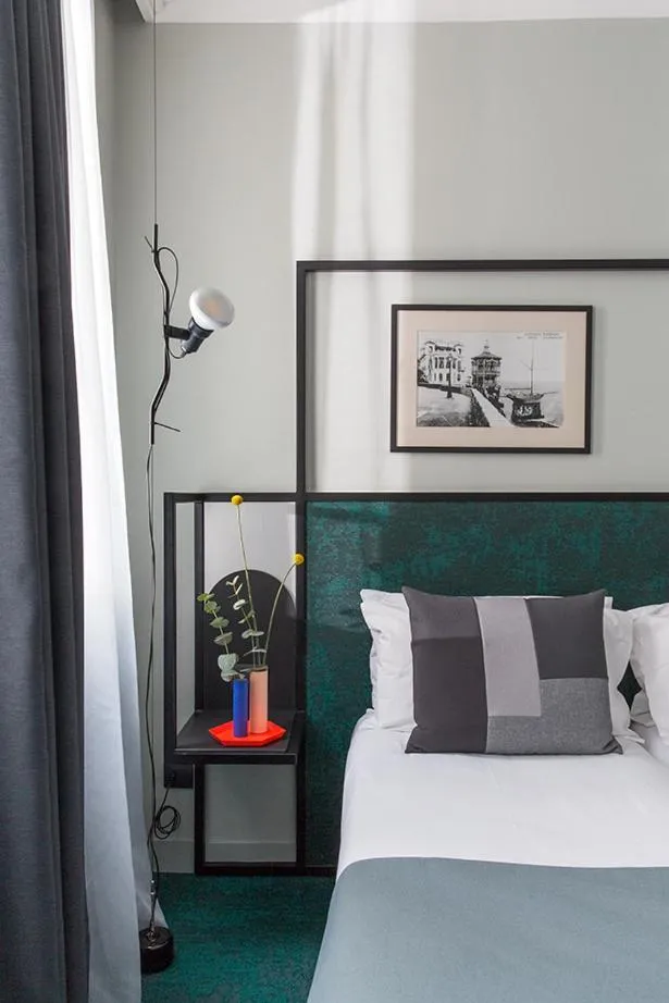 Bed in Hôtel les Cigales