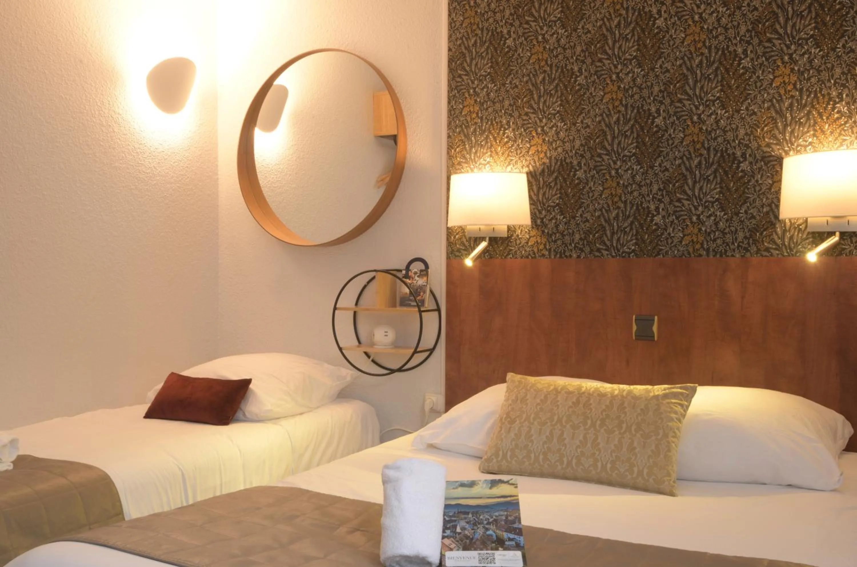 Bed in Hotel Arc-En-Ciel Colmar Contact Hotel