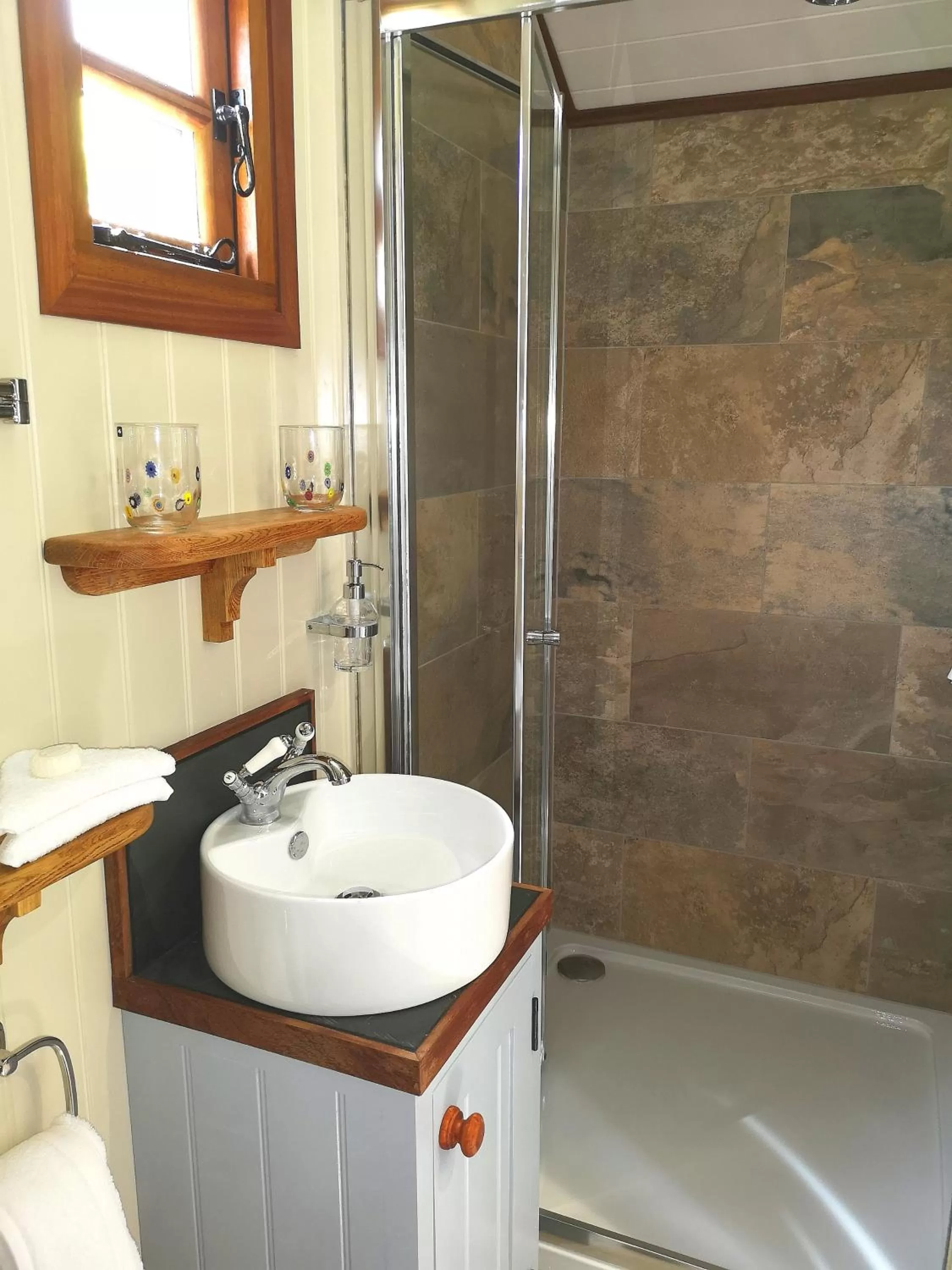 Bathroom in Parkway Hotel & Spa