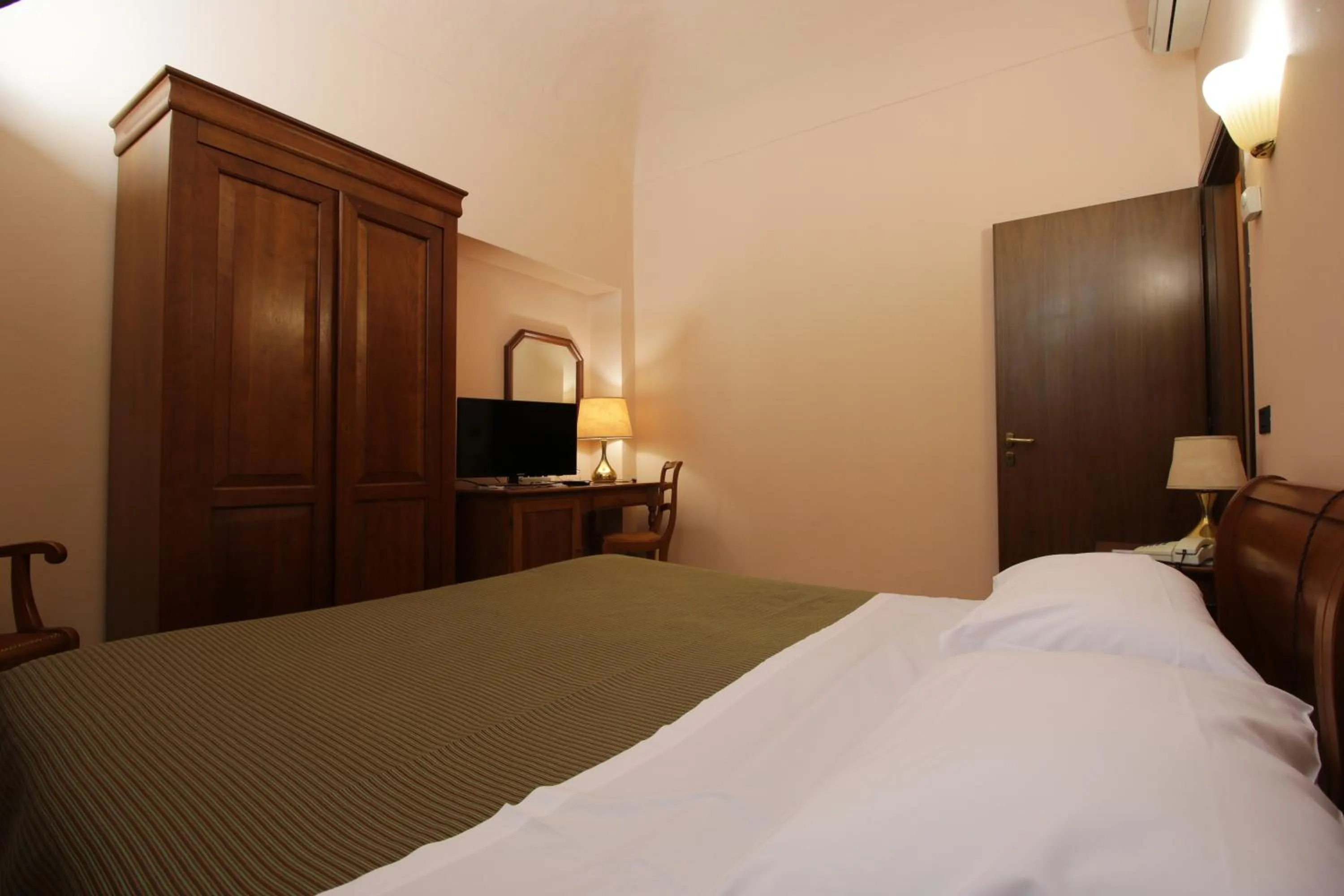 Bedroom, Bed in Il Giardinetto