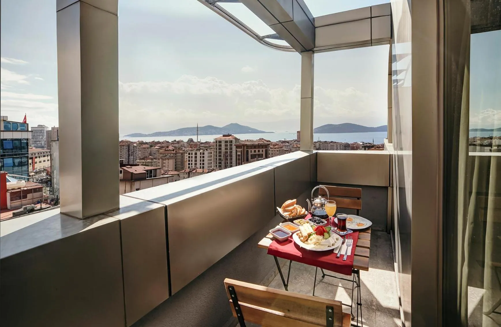 Day in Plus Hotel Bostanci Atasehir