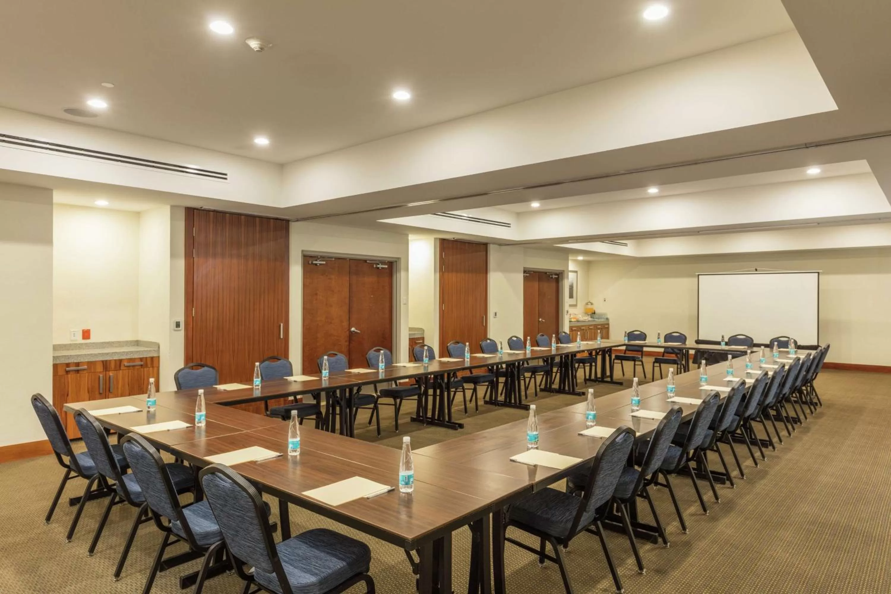 Photo of the whole room in Hampton Inn & Suites by Hilton Los Cabos