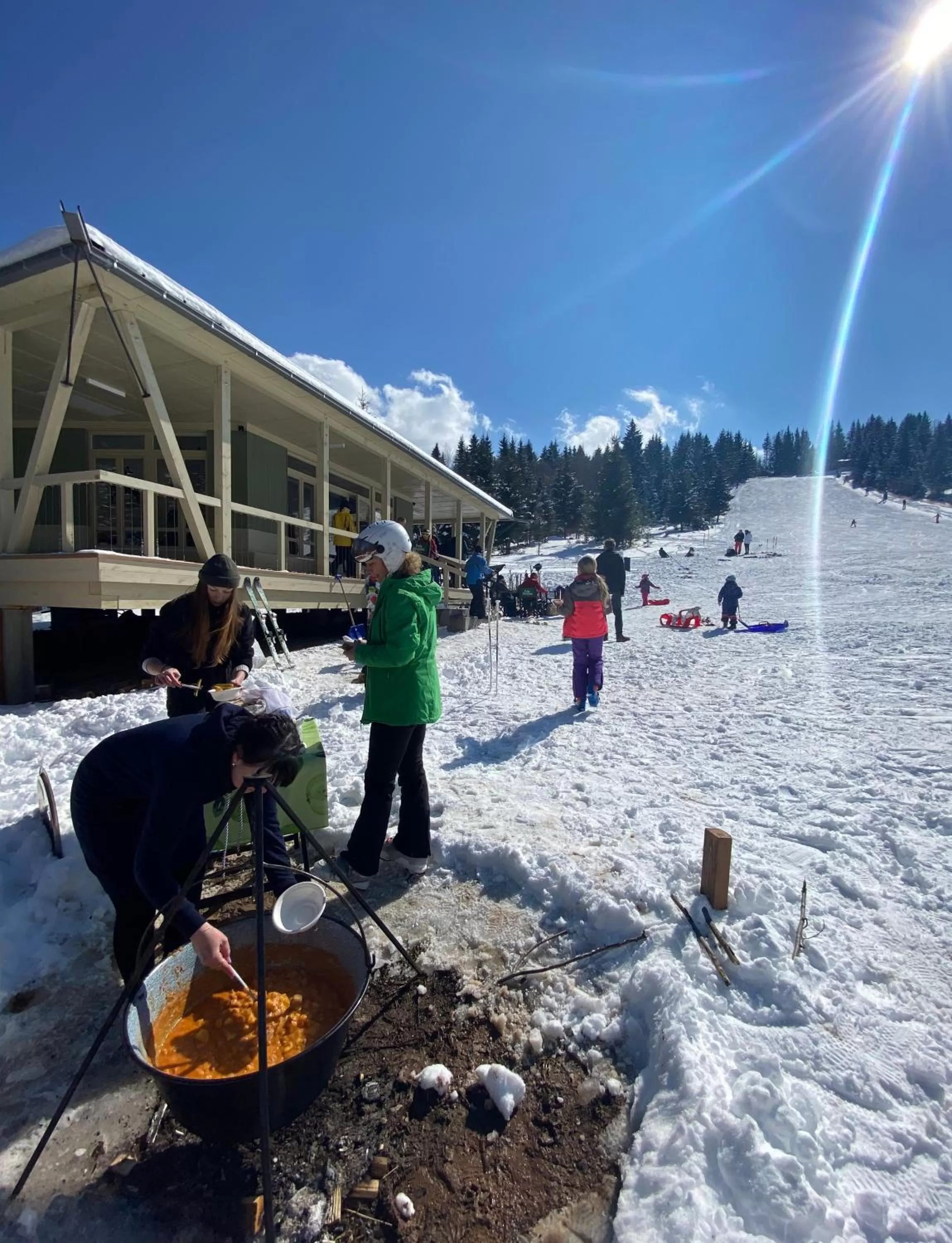 Skiing in Mountain-Rest Pension