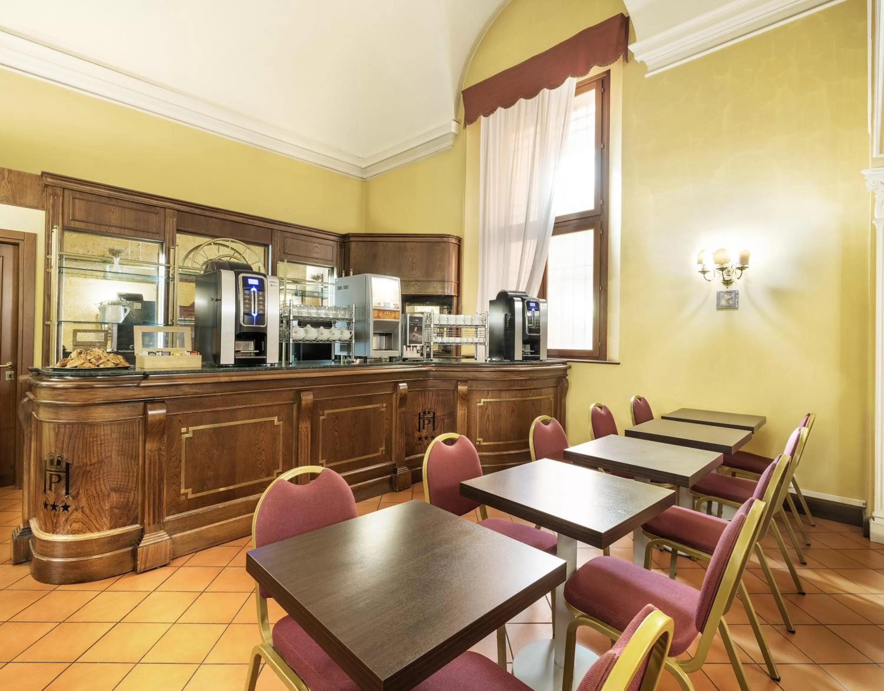 Restaurant/places to eat in Hotel Palace Bologna Centro
