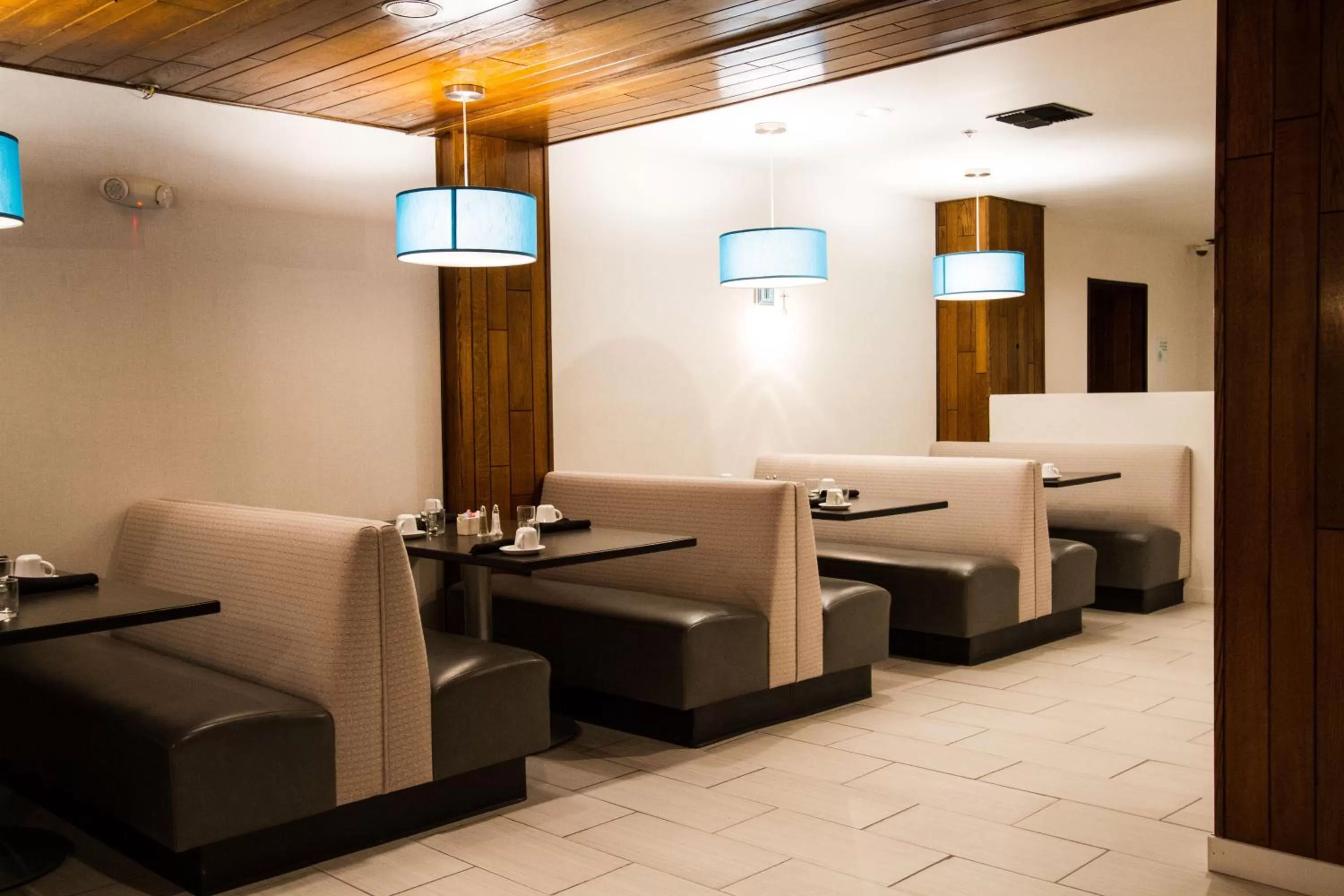 Restaurant/places to eat in Holiday Inn Victorville by IHG