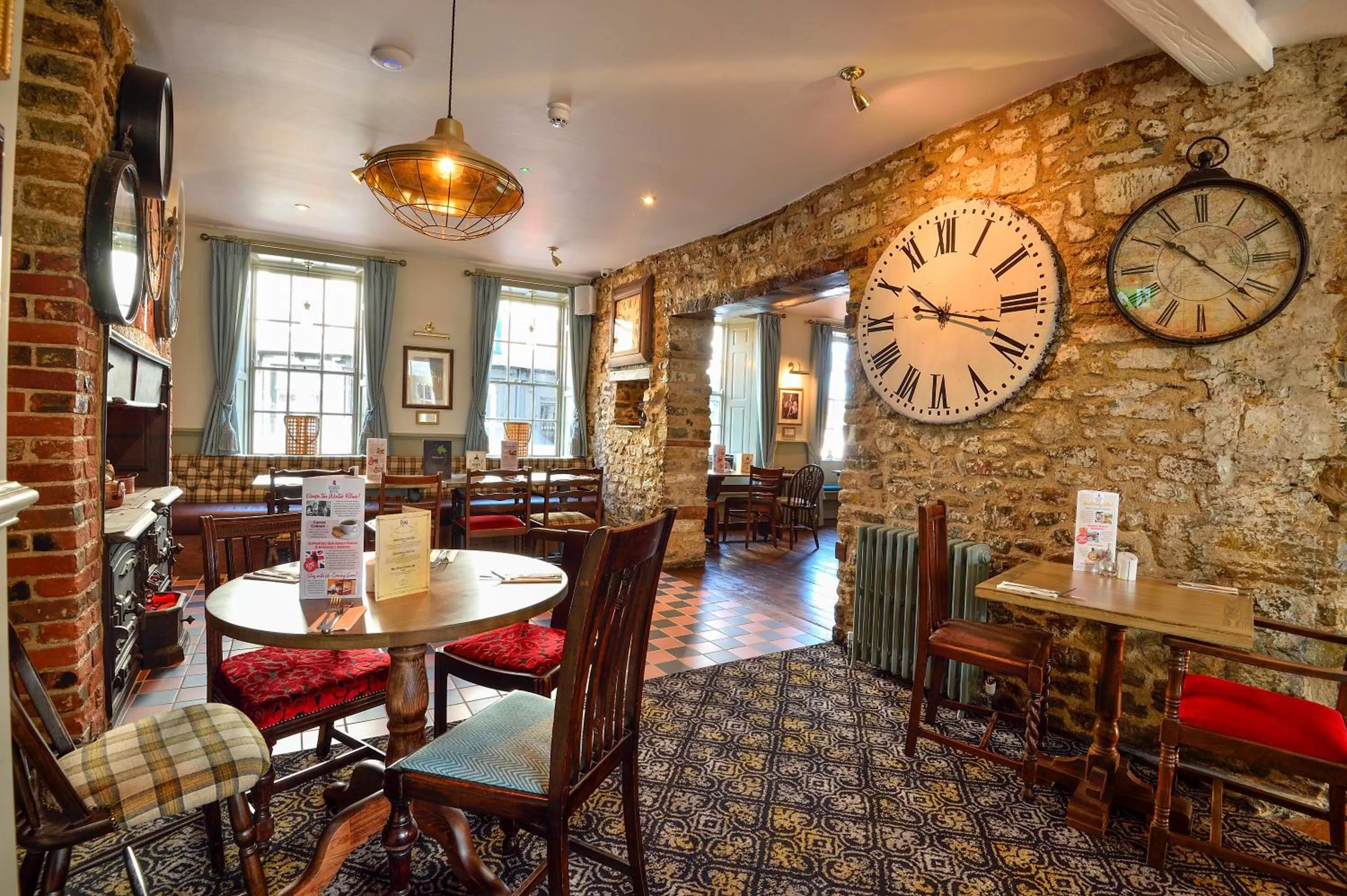 Restaurant/places to eat in The George Hotel