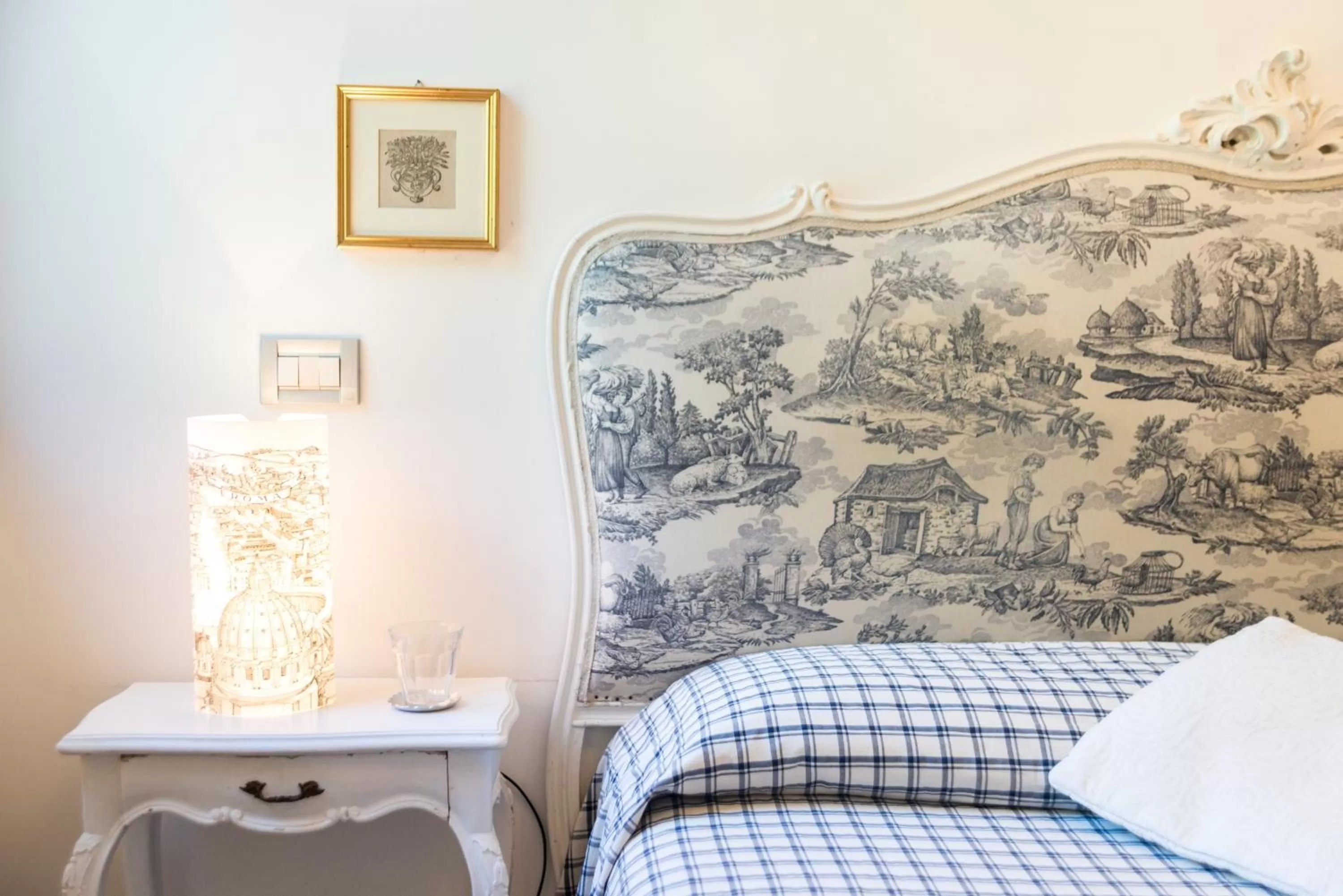 Decorative detail, Bed in B&B Casa Baseggio