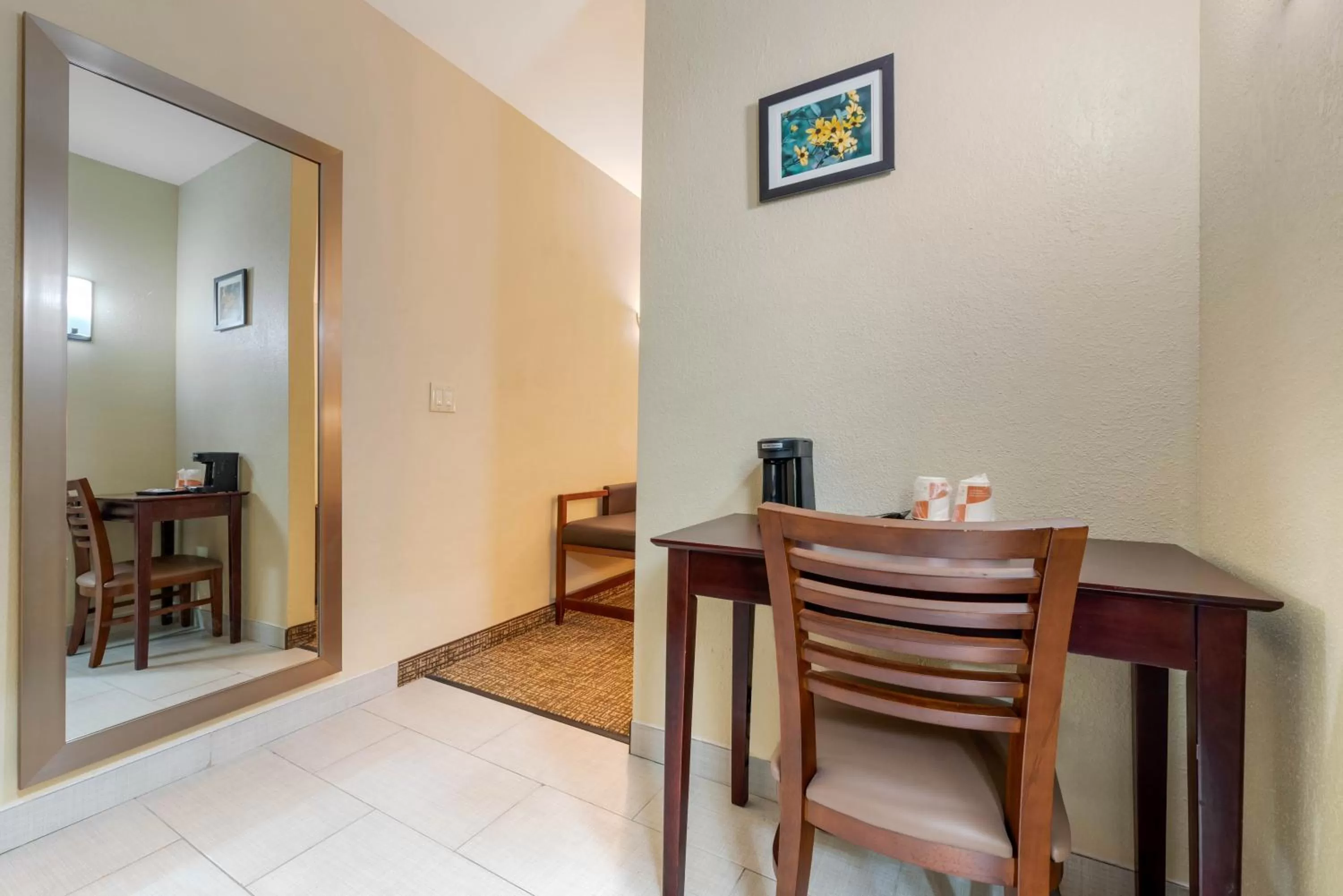 Seating area in Comfort Inn & Suites