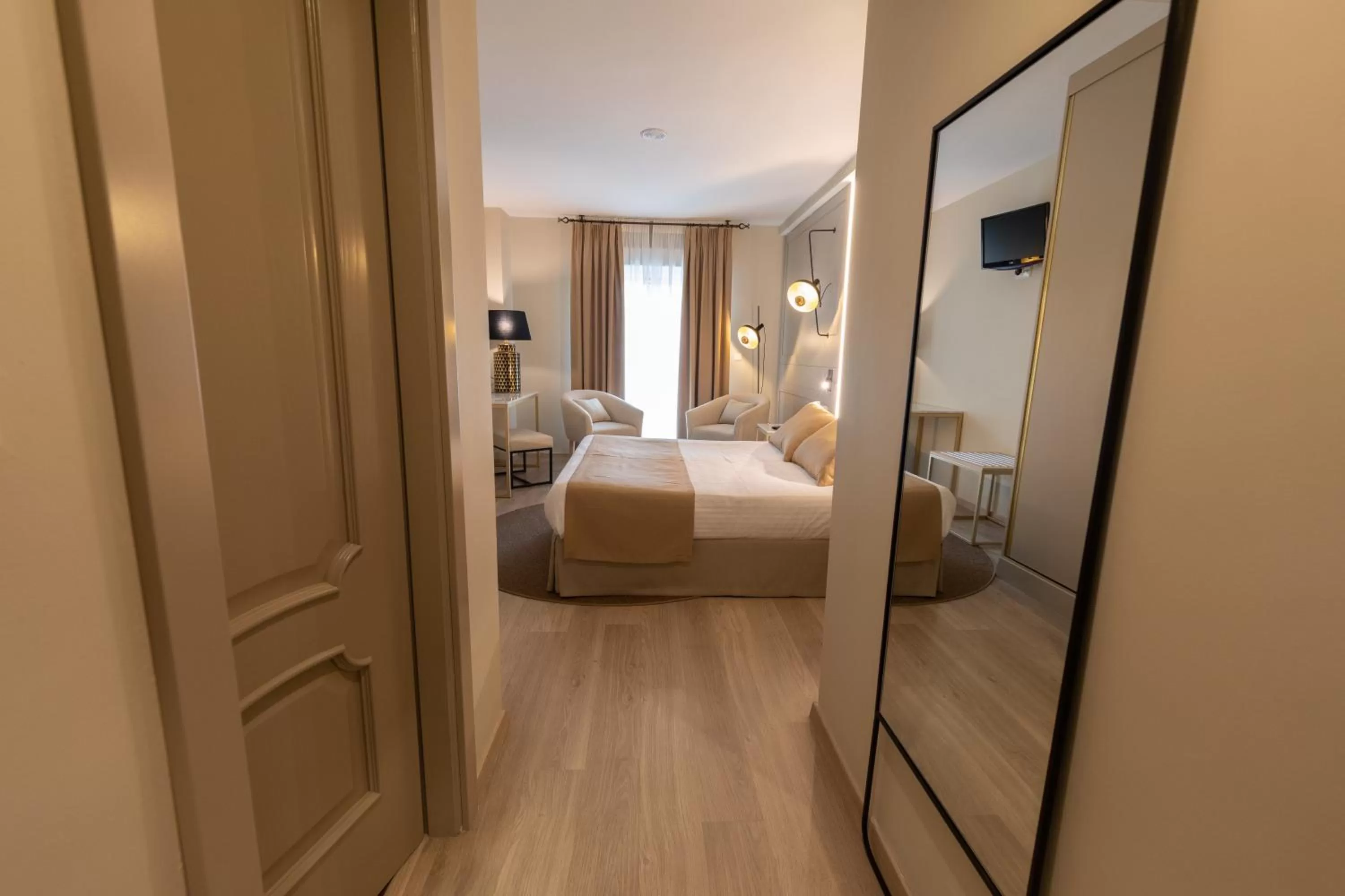 Photo of the whole room, Bed in Hotel Casablanca